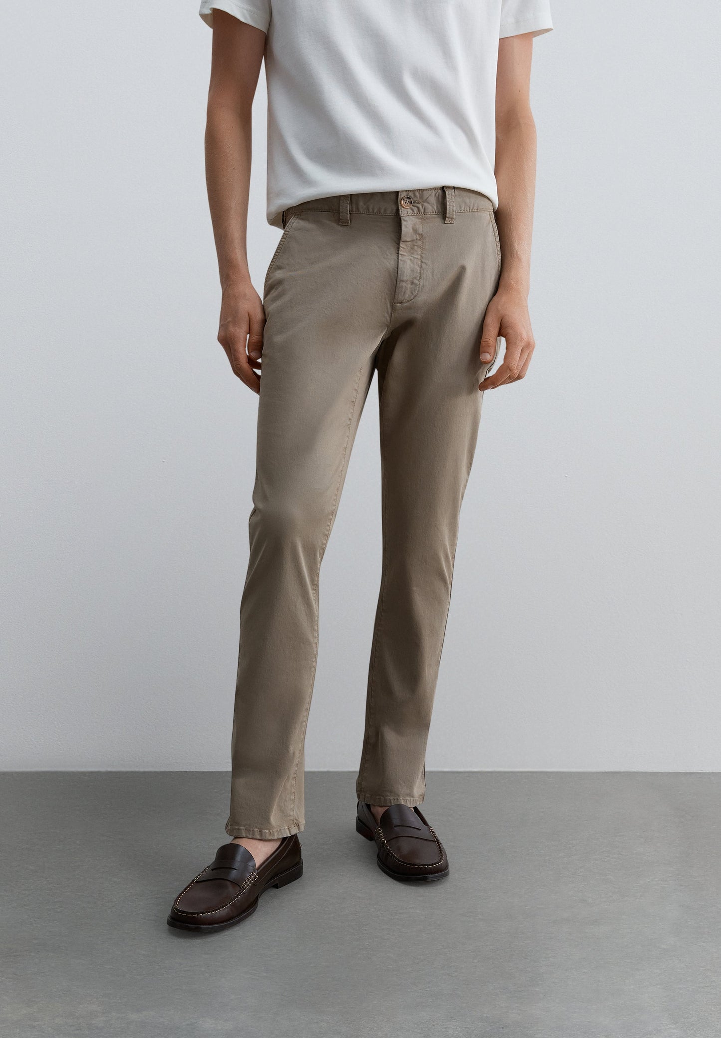 REGULAR FIT CHINO TROUSERS