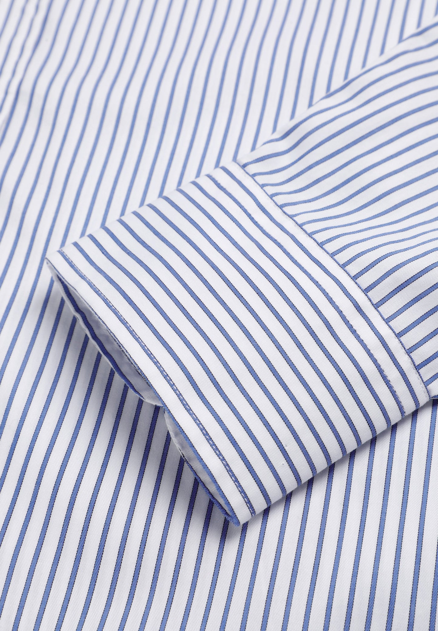 SLIM FIT CONTRAST EMBROIDERED SHIRT