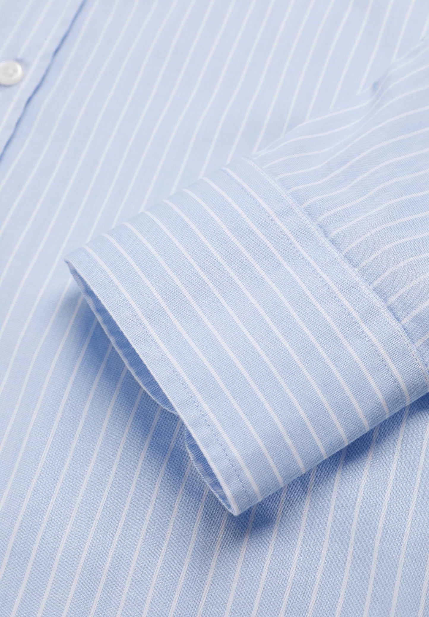 SLIM FIT CONTRAST EMBROIDERED SHIRT