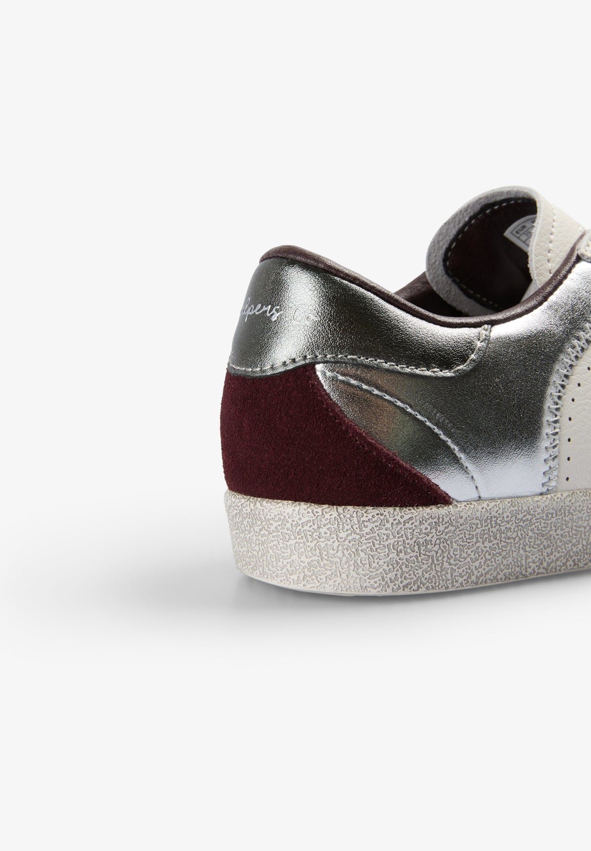 METALLIC SKULL SNEAKERS