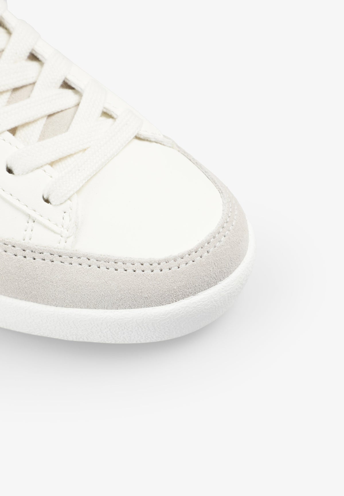 SNEAKERS WITH SIDE SKULL