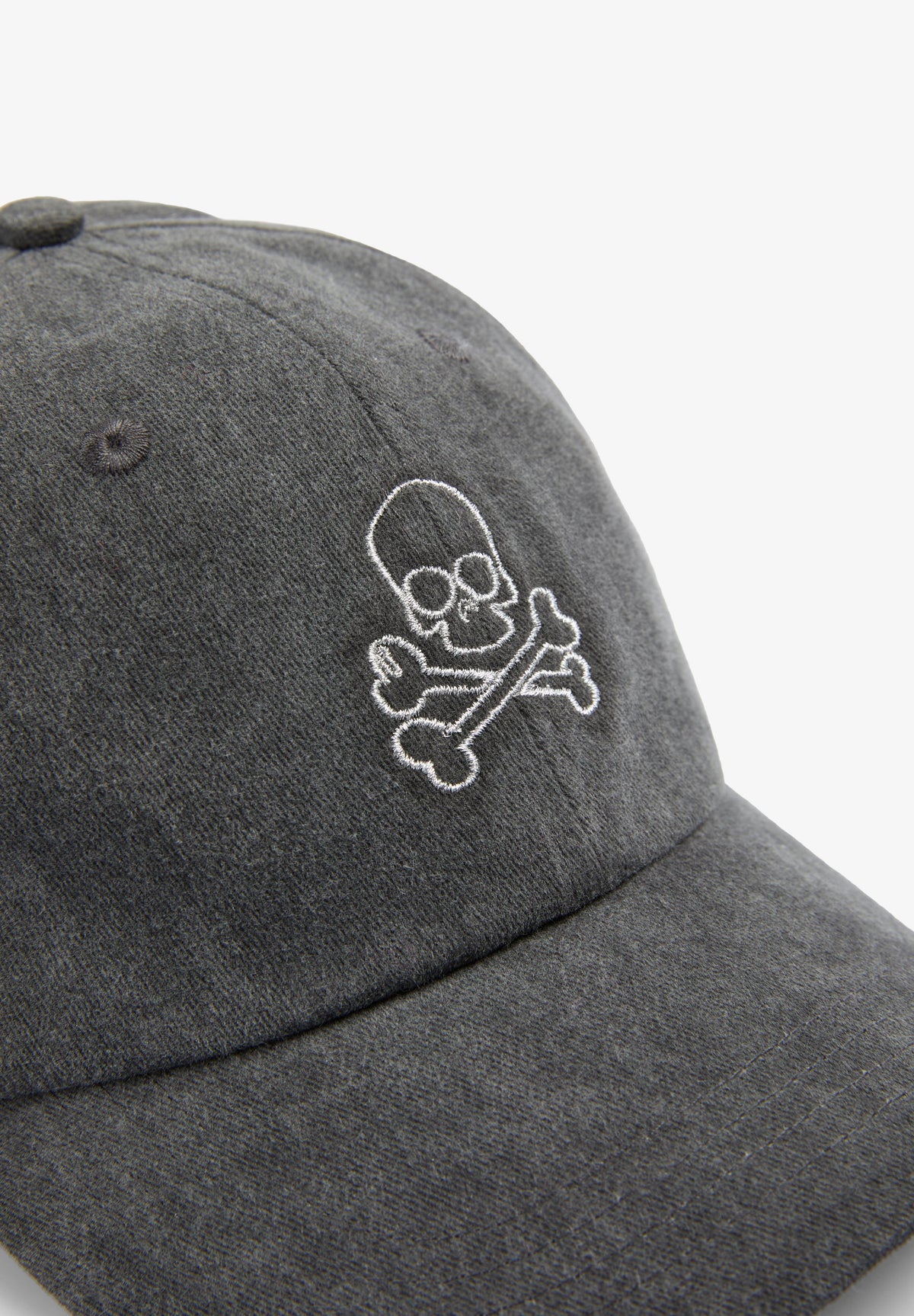 CAP WITH LUREX SKULL