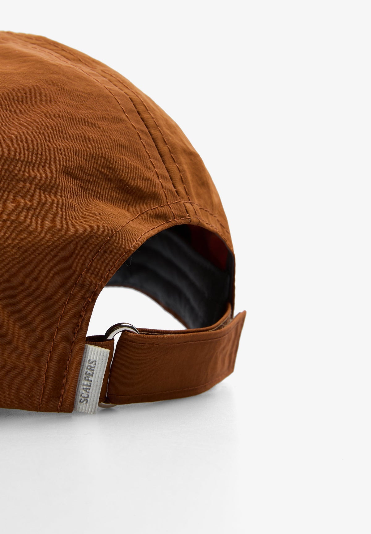CAP WITH CONTRAST PATCH