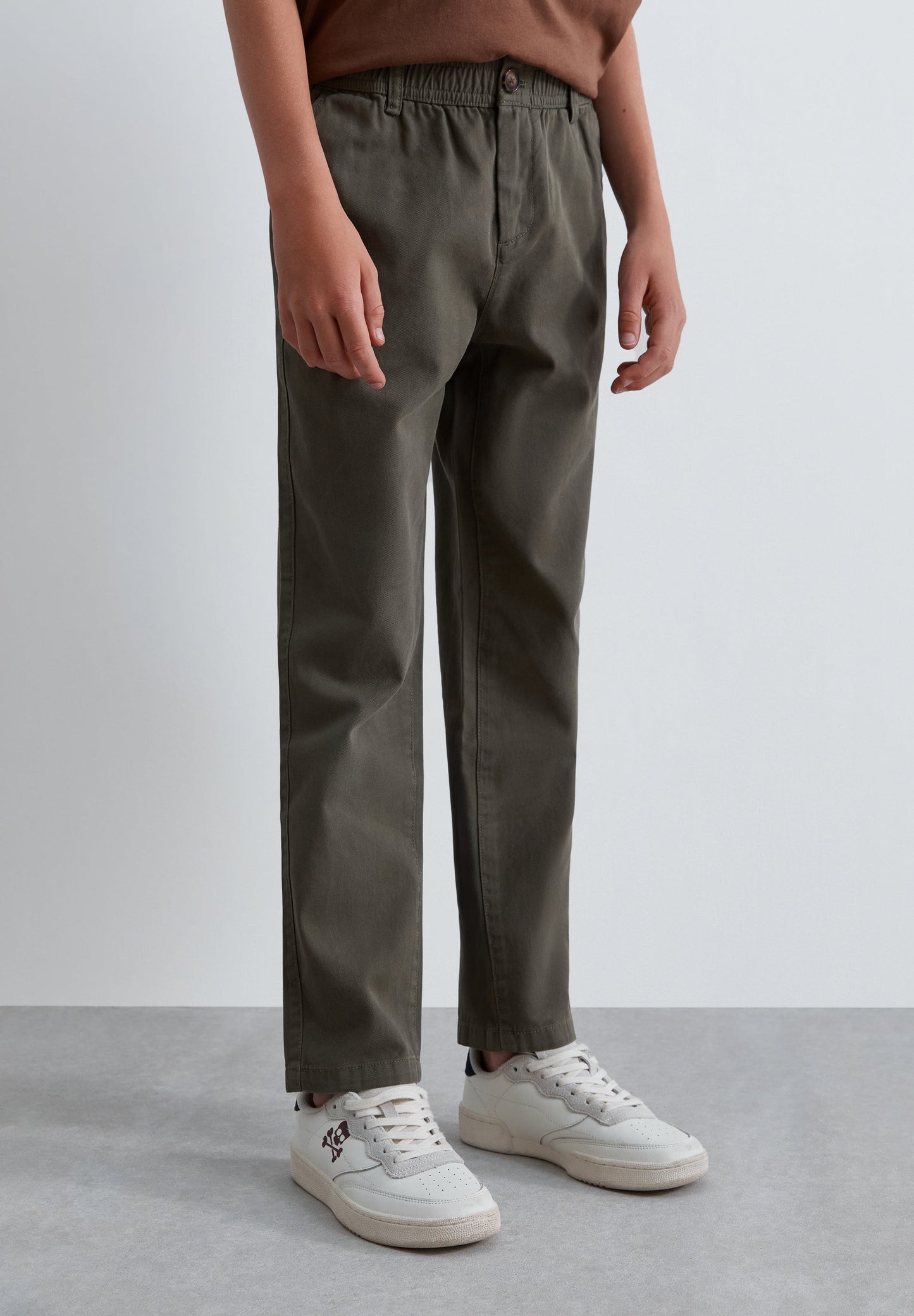 RELAXED CHINO TROUSERS