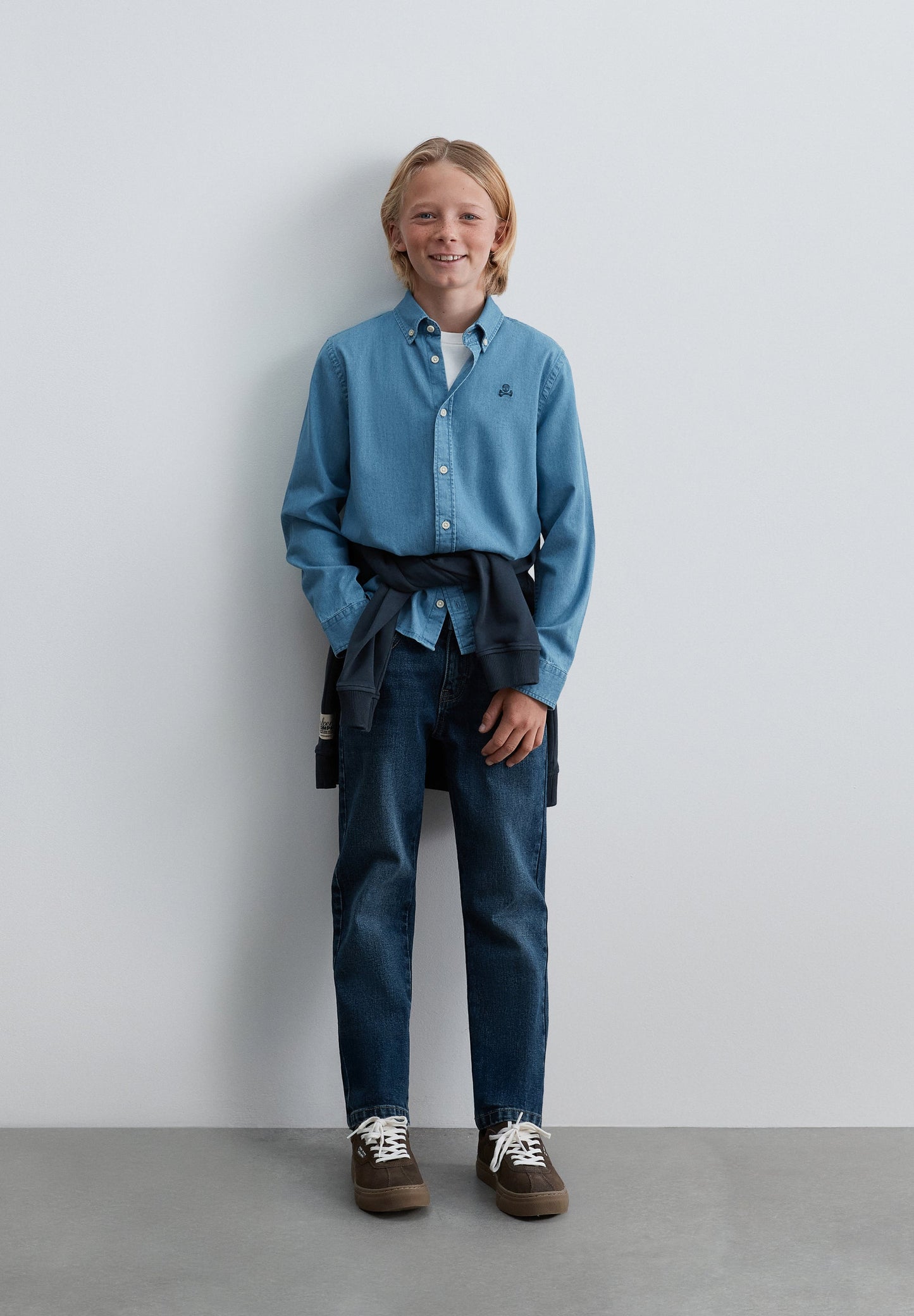 LIGHTWEIGHT EMBROIDERED DENIM SHIRT