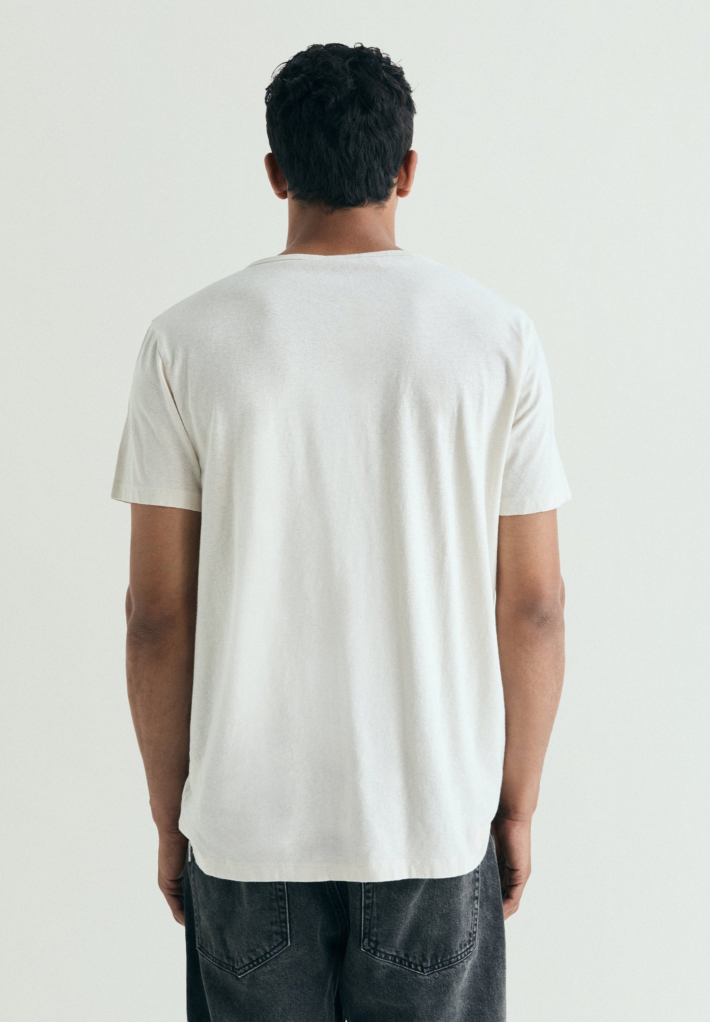 BASIC LINEN T-SHIRT