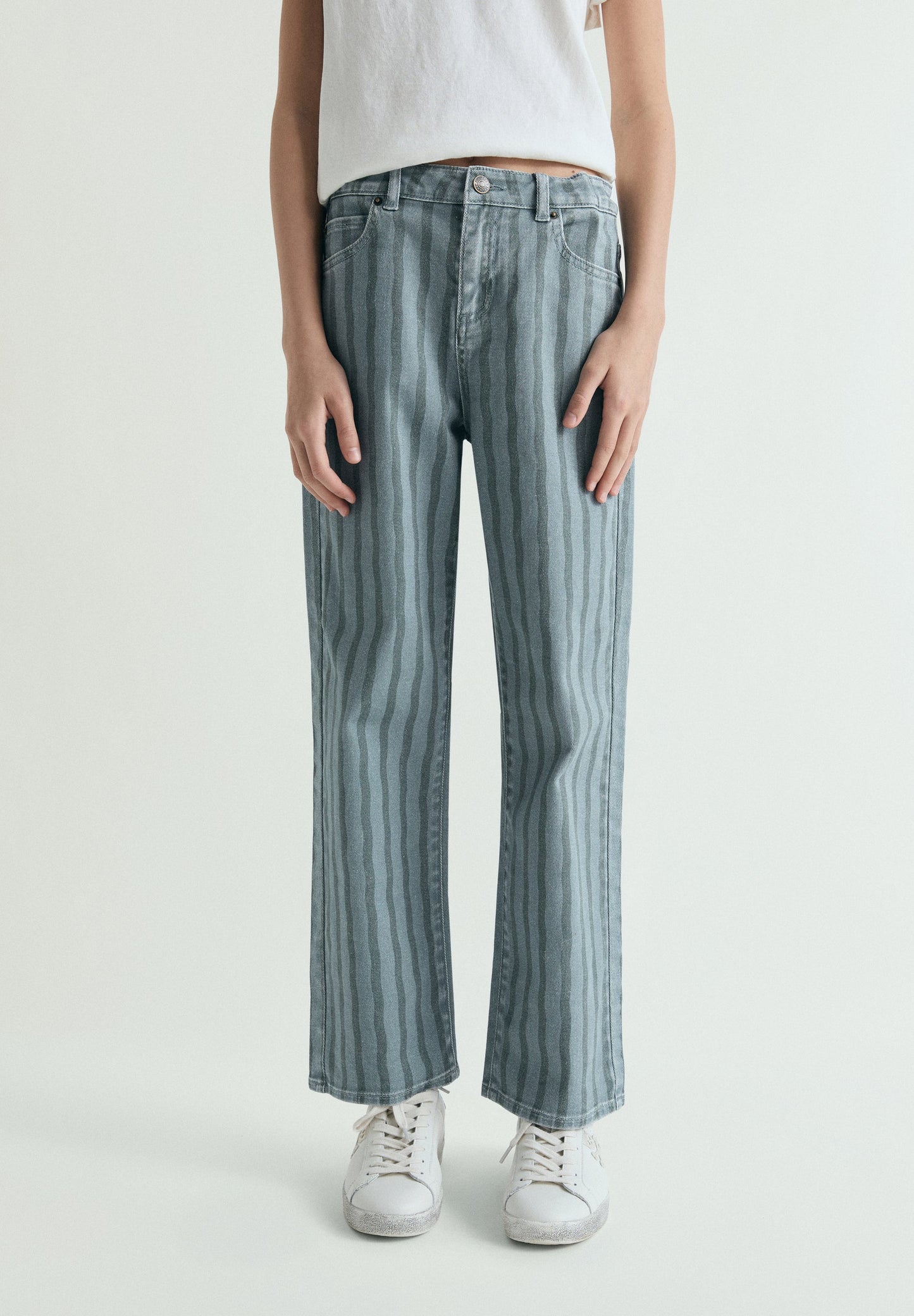 SCALLOPED JEANS