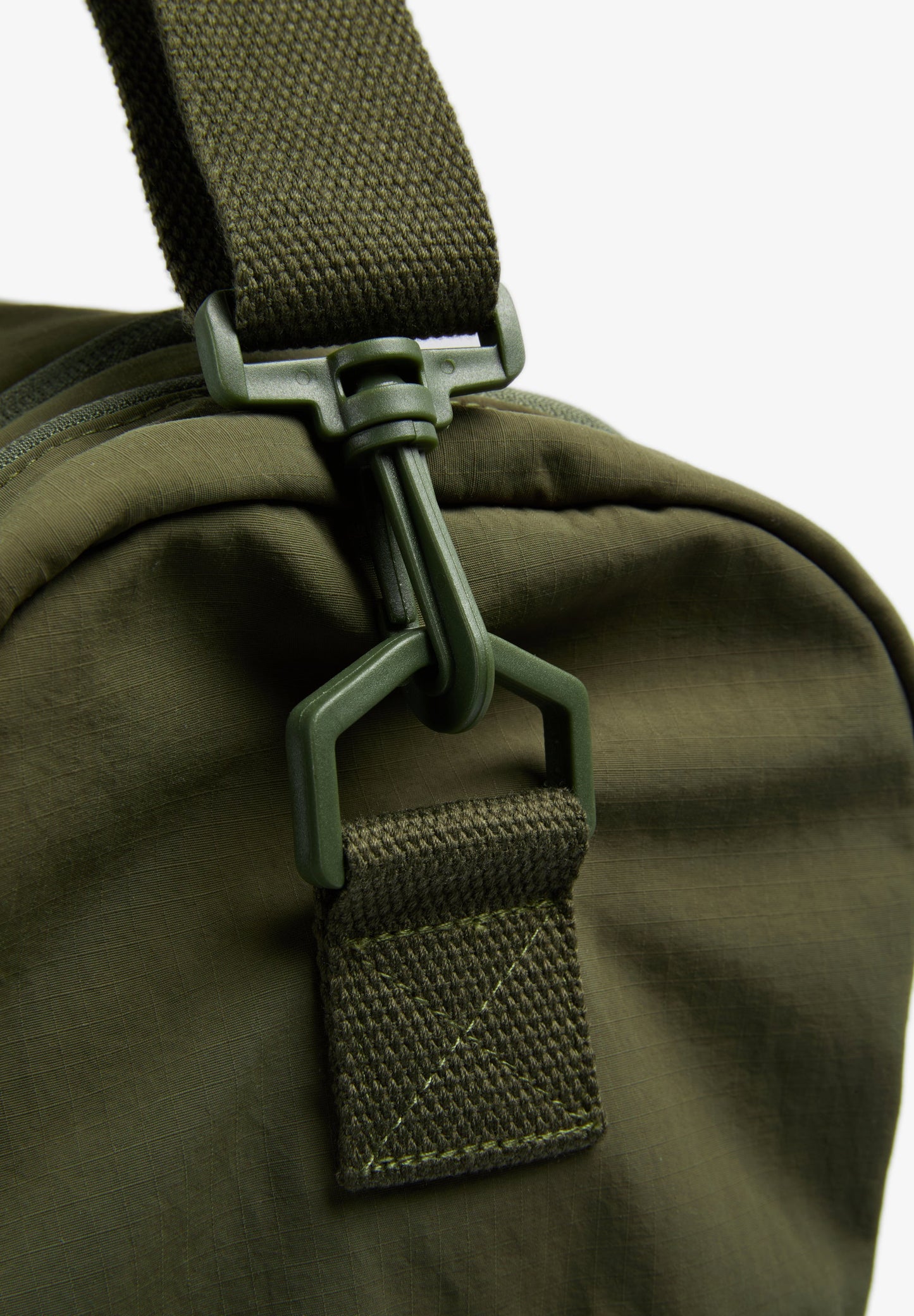 SPORTS DUFFLE BAG