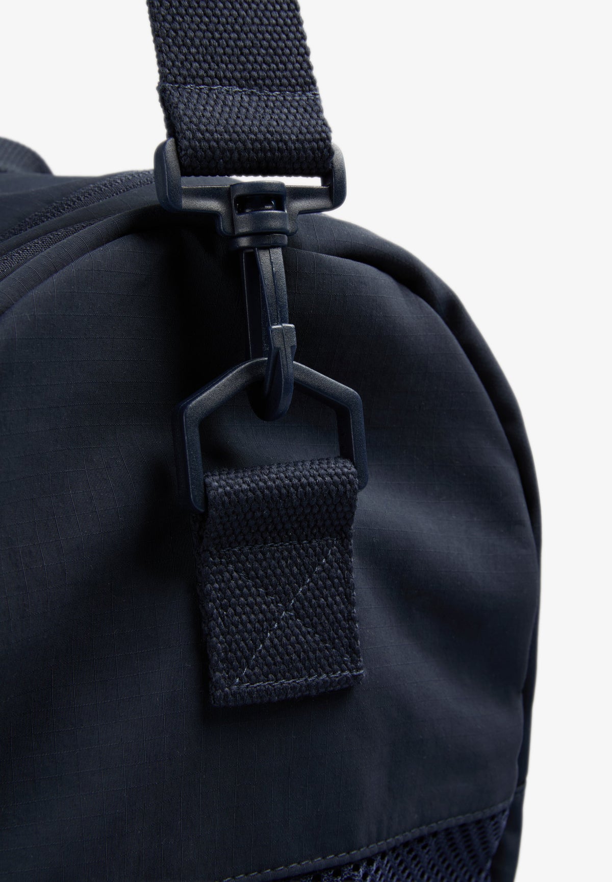 SPORTS DUFFLE BAG