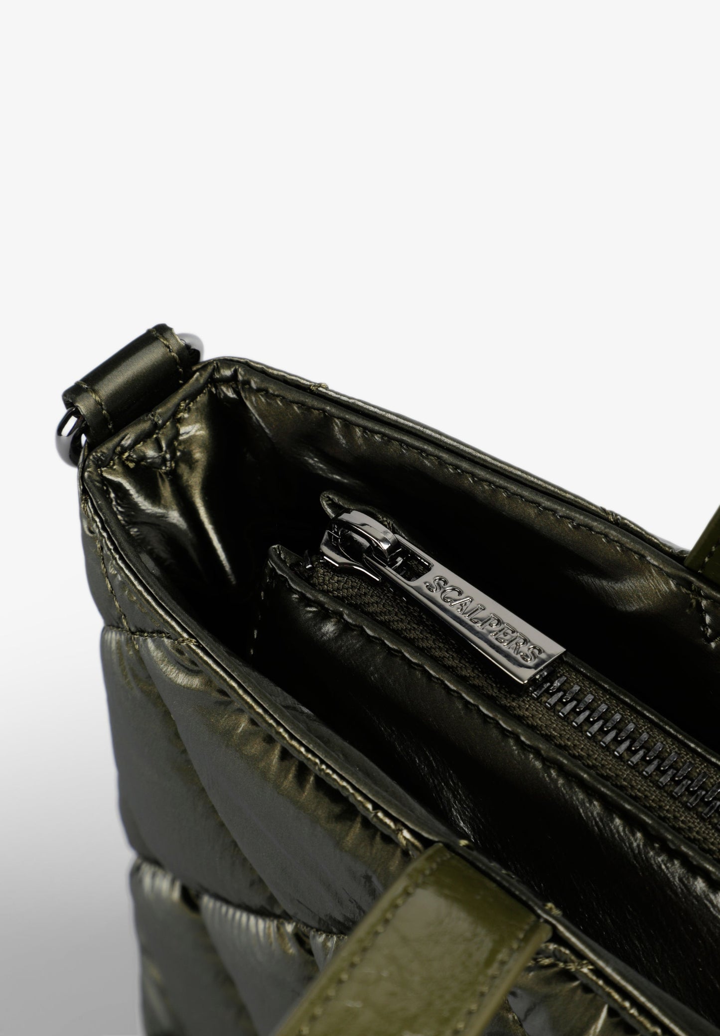 SCNY QUILTED DAY BAG