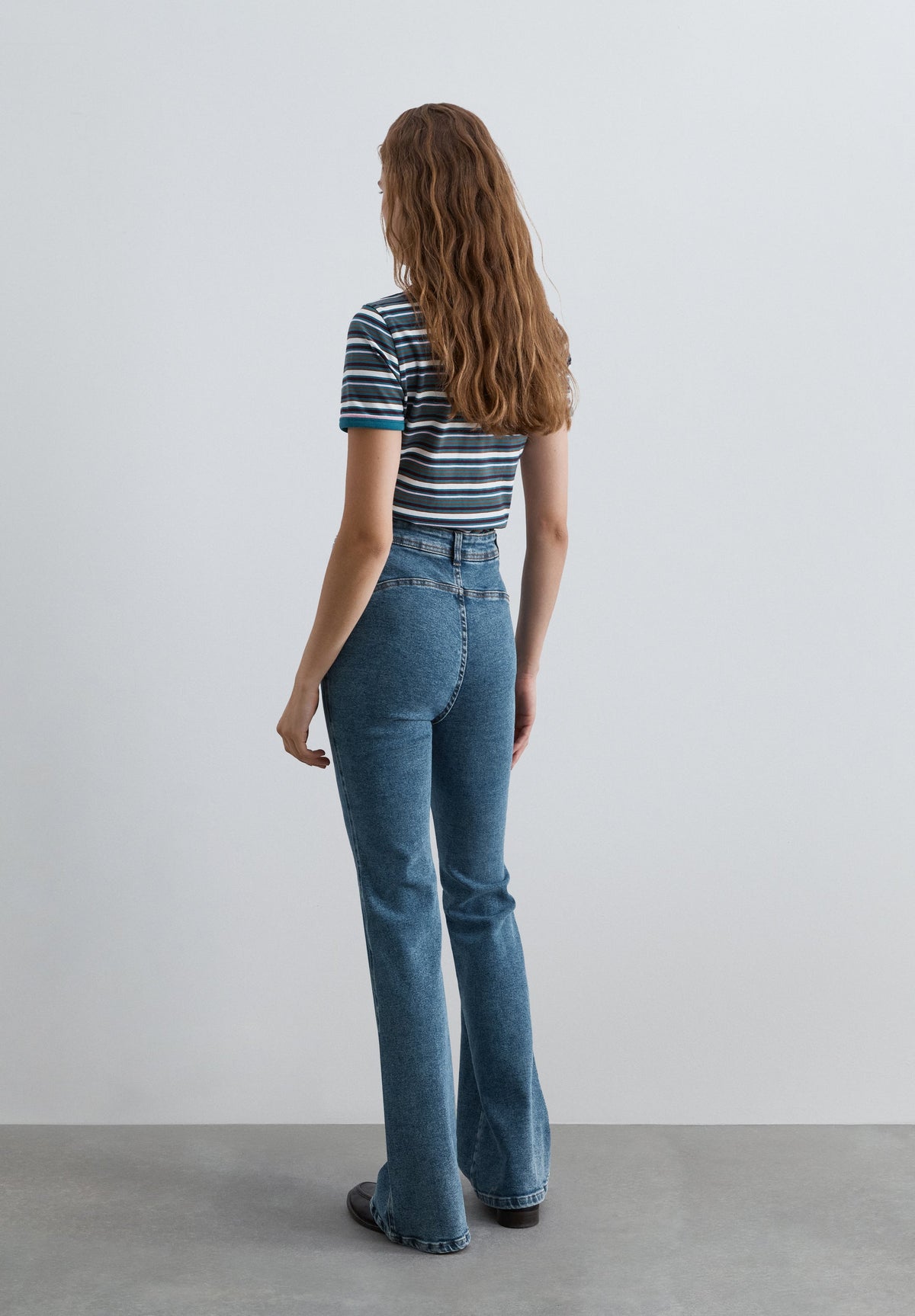 HIGH WAIST BOOTCUT JEANS