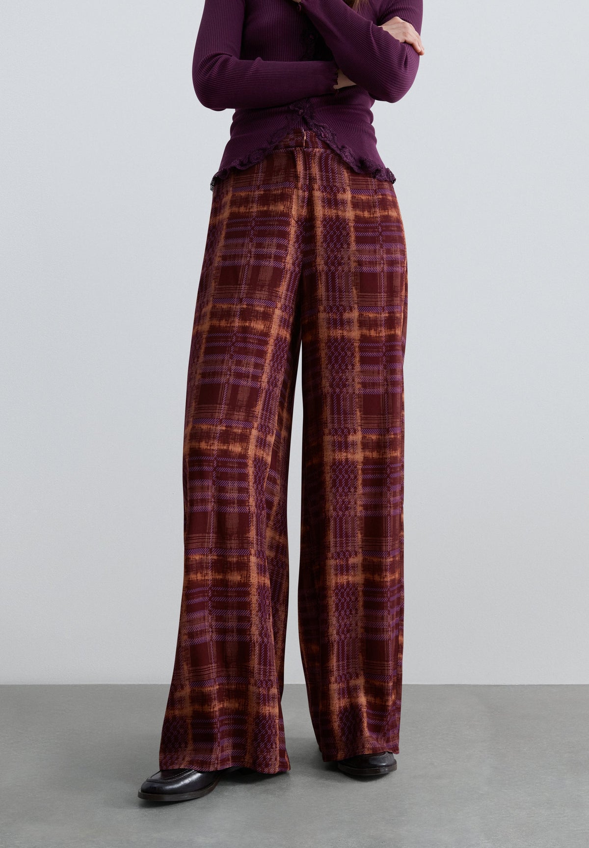 WIDE LEG PRINTED TROUSERS