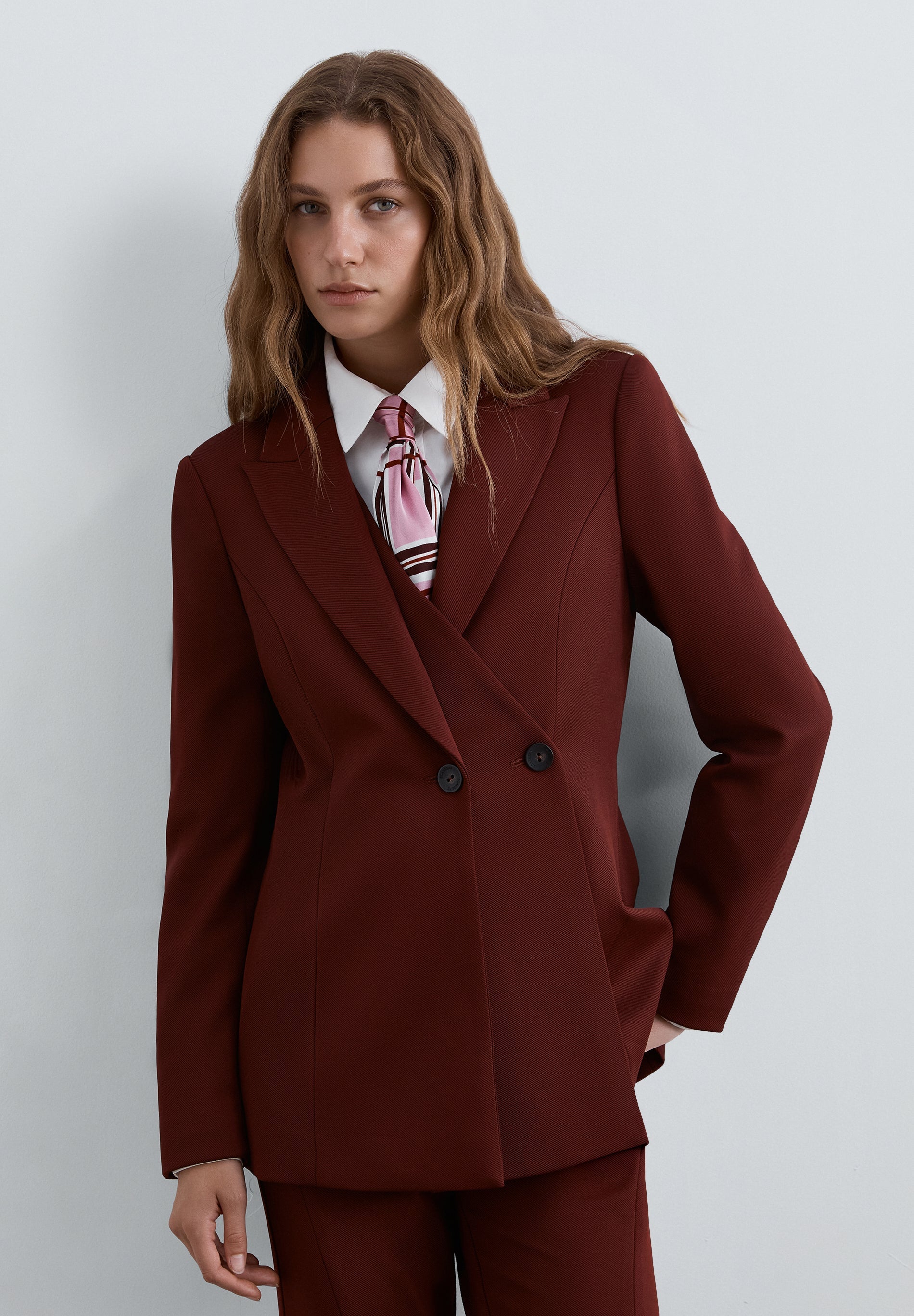 DOUBLE-BREASTED BLAZER