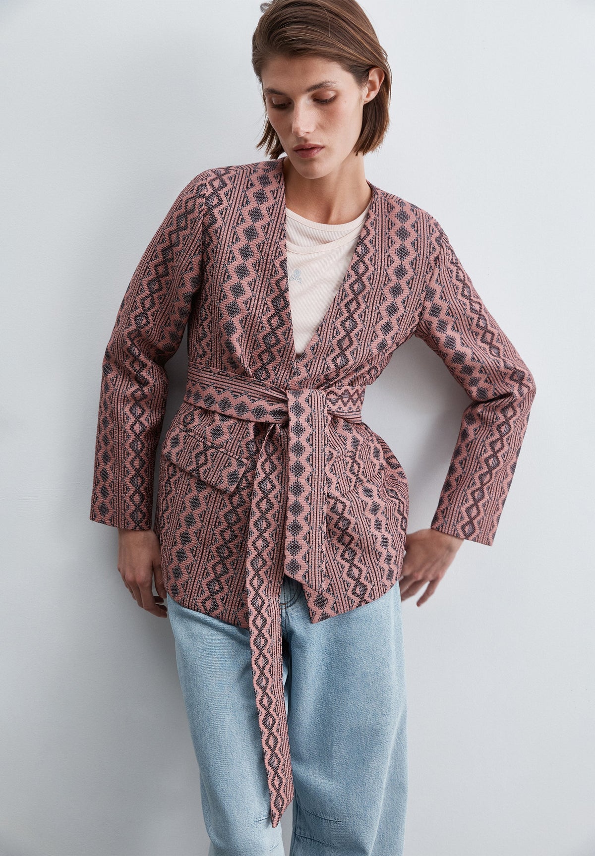 GEOMETRIC BLAZER WITH BOW