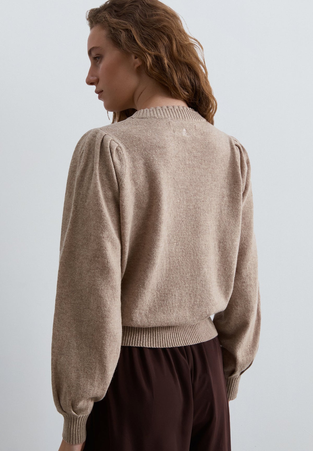 WOOL SWEATER WITH COLLAR DETAIL