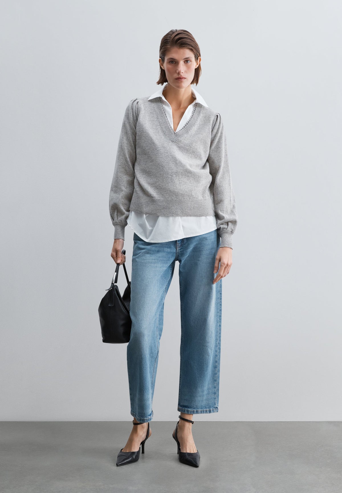 V-NECK WOOL SWEATER