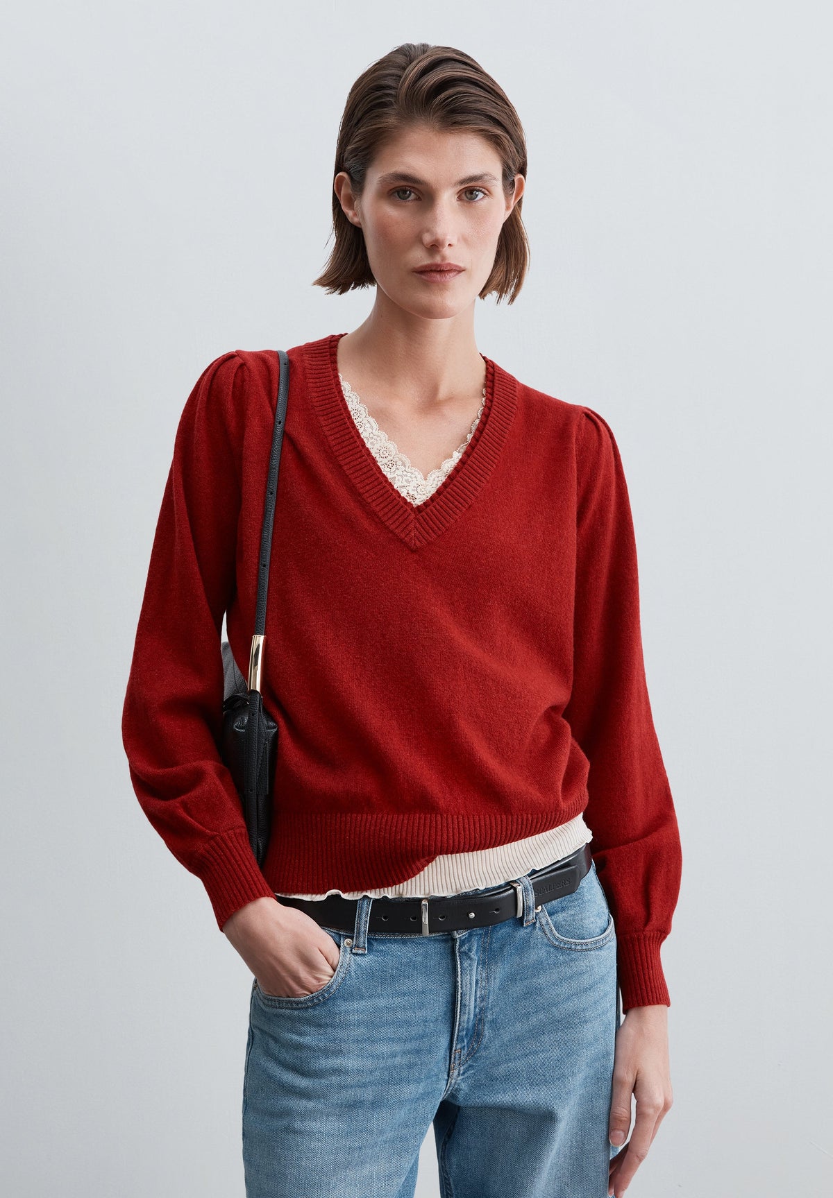 V-NECK WOOL SWEATER