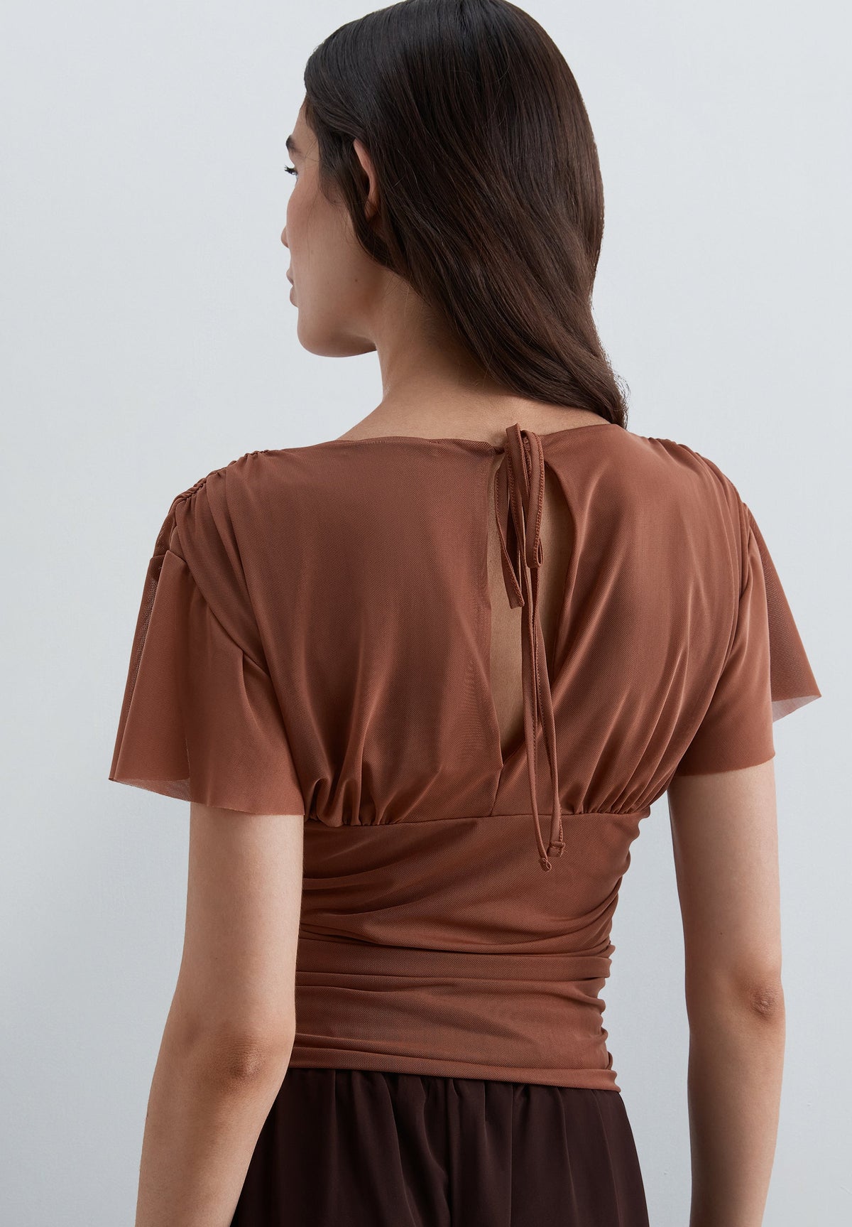 V-NECK MESH TOP