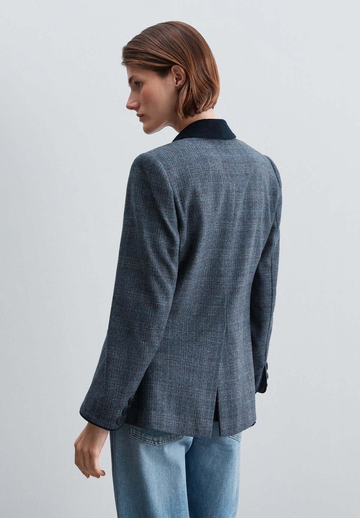 BLAZER WITH VELVET DETAILS