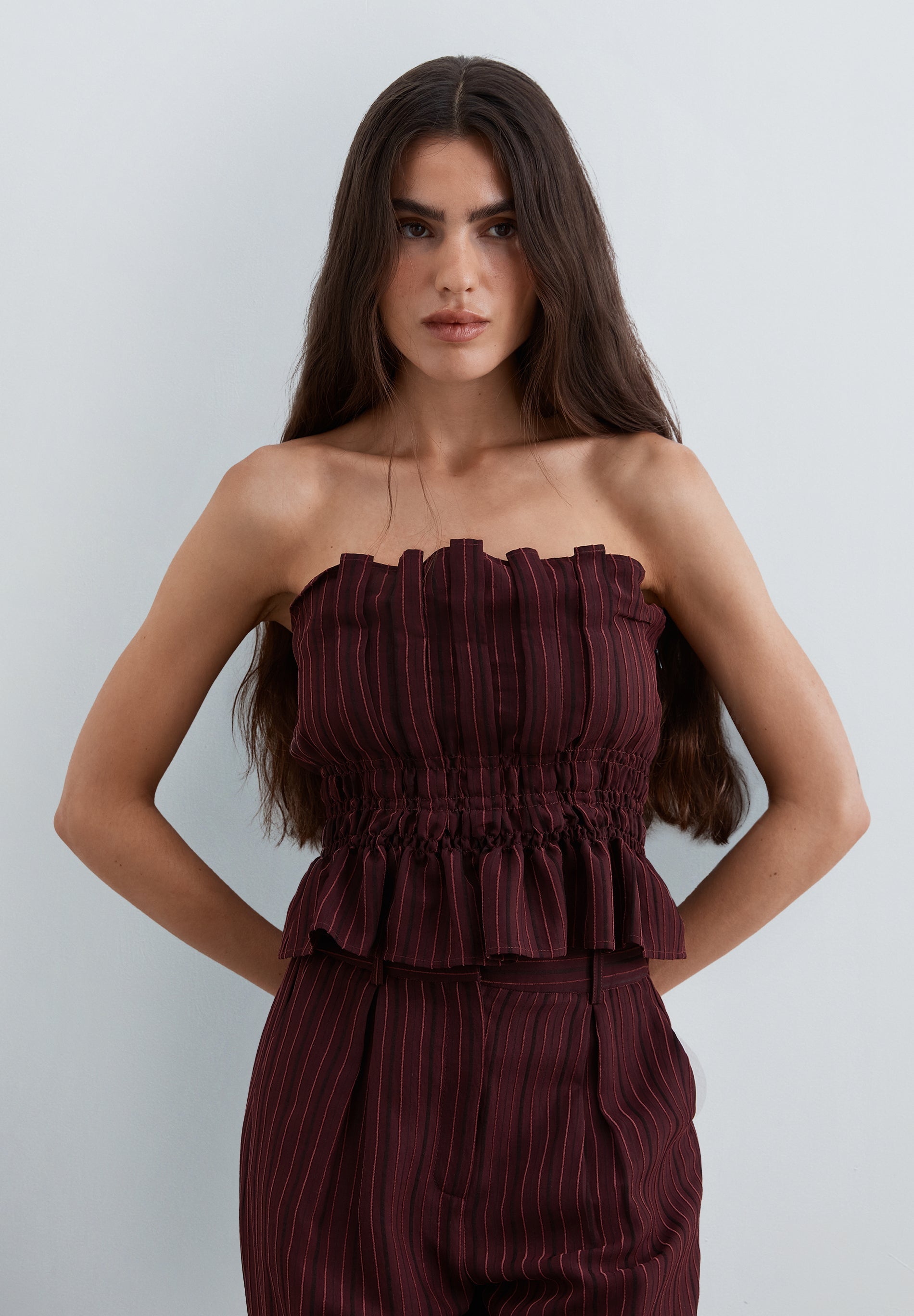 RUCHED STRAPLESS TOP