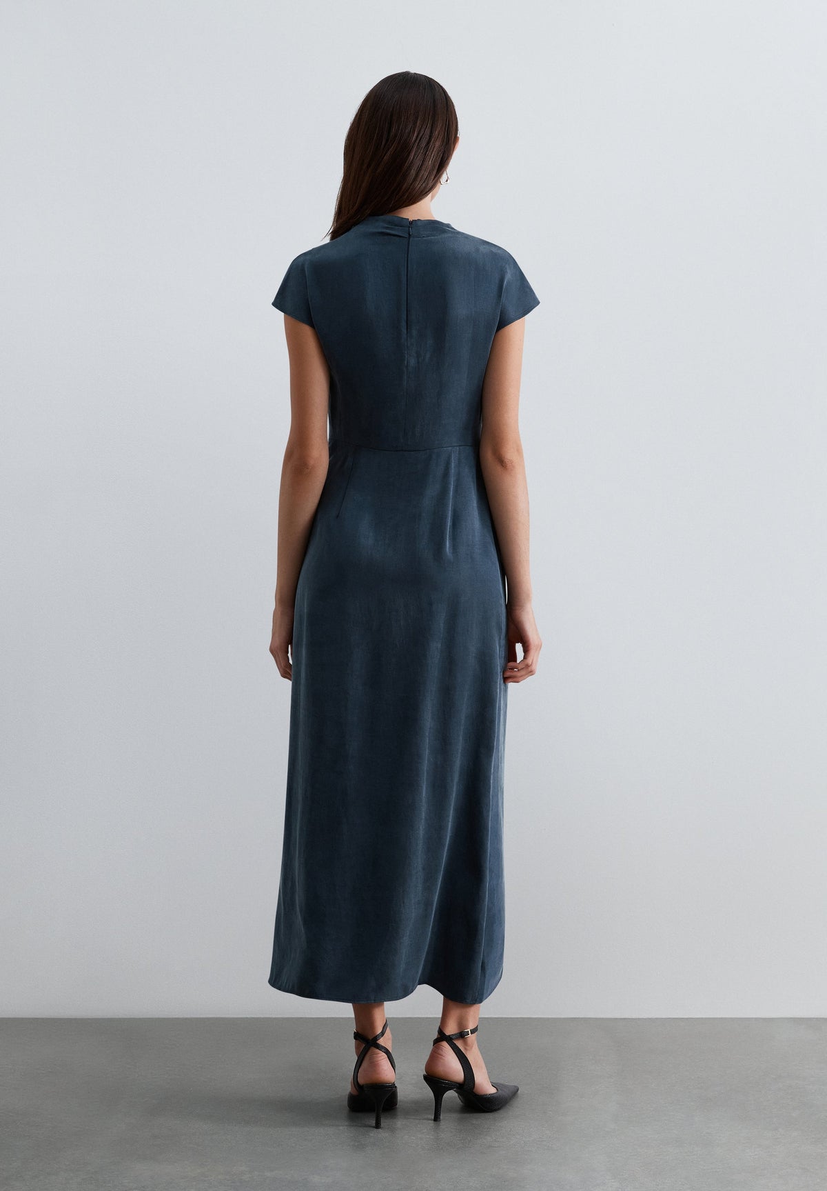 FLOWING DRAPED SIDE DRESS
