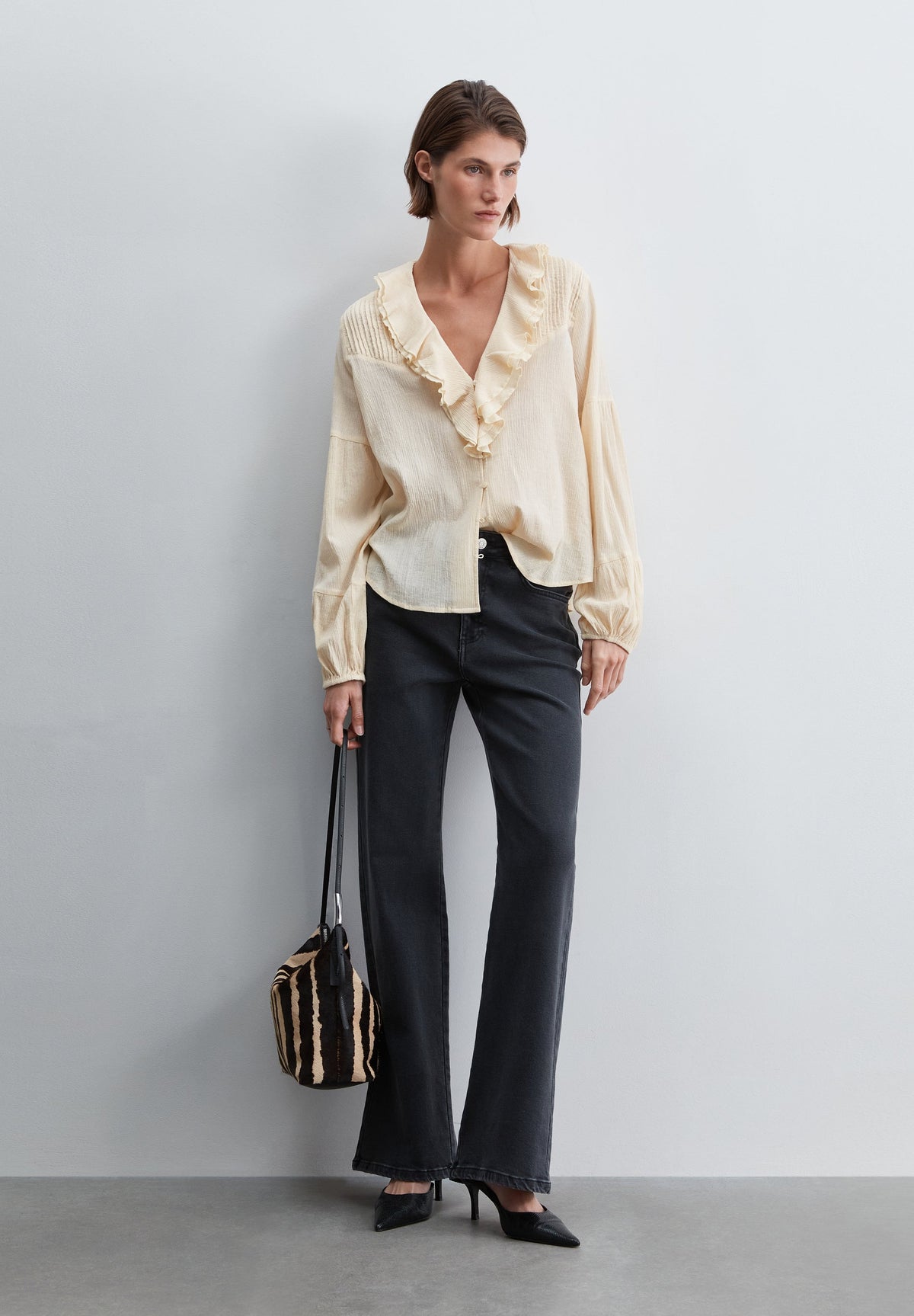 PLEATED RUFFLE SHIRT
