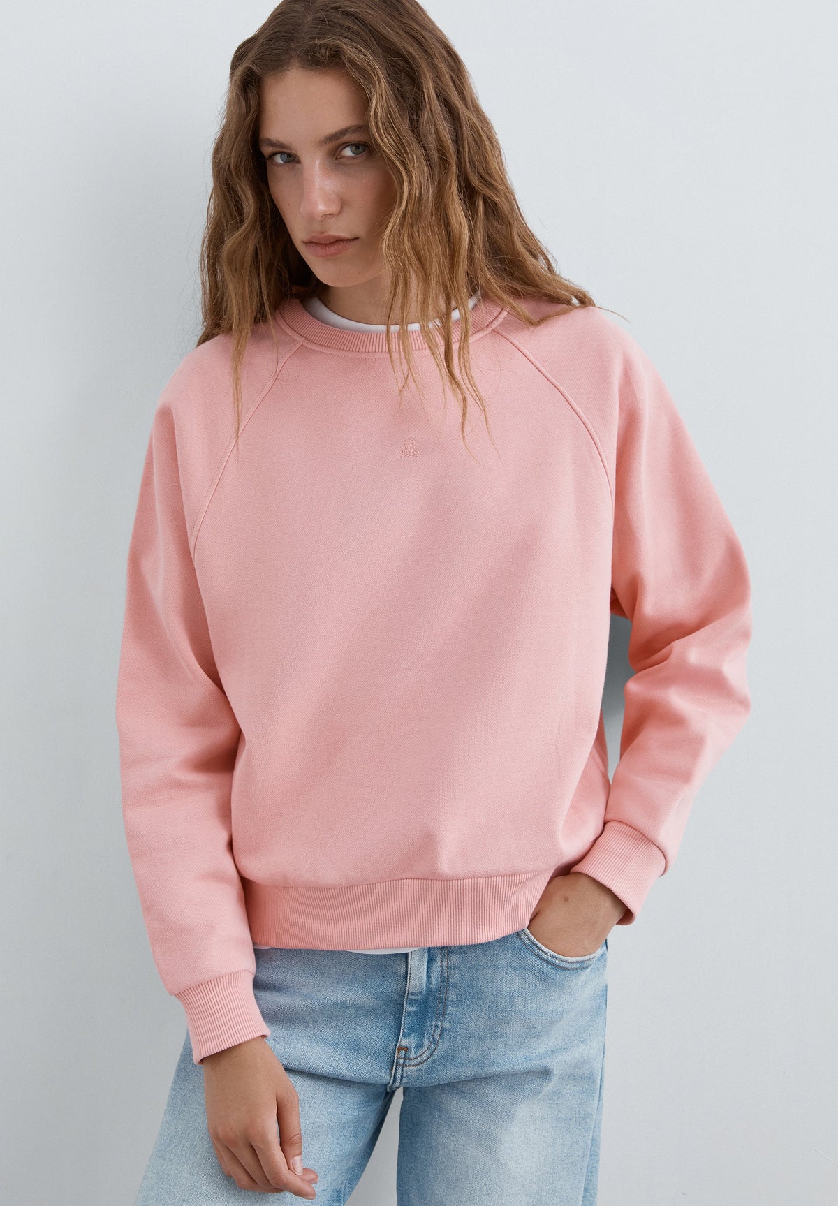 SWEATSHIRT WITH GLITTER BACK PRINT