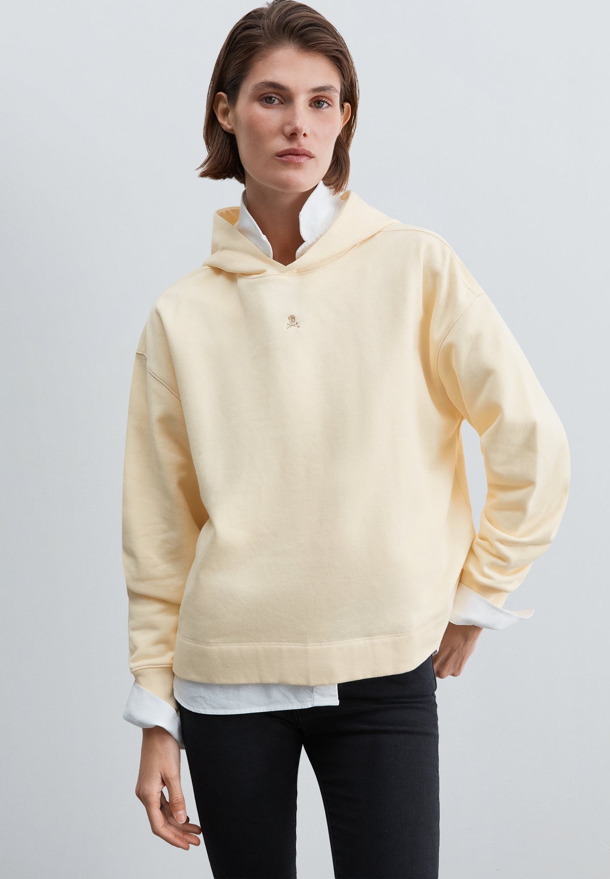 BASIC HOODIE