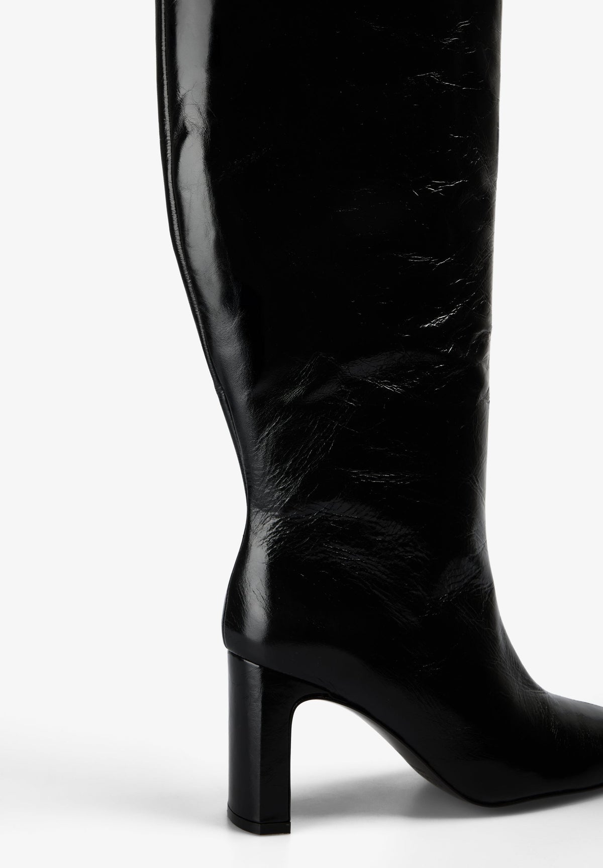 KNEE-HIGH LEATHER BOOTS