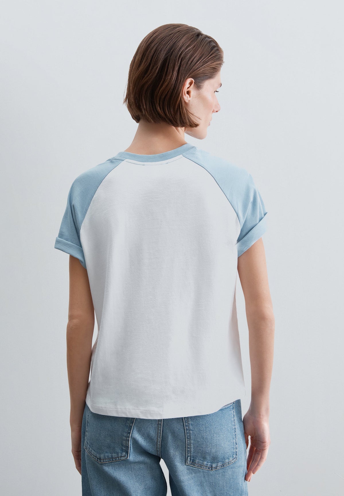 CONTRAST SLEEVE T-SHIRT