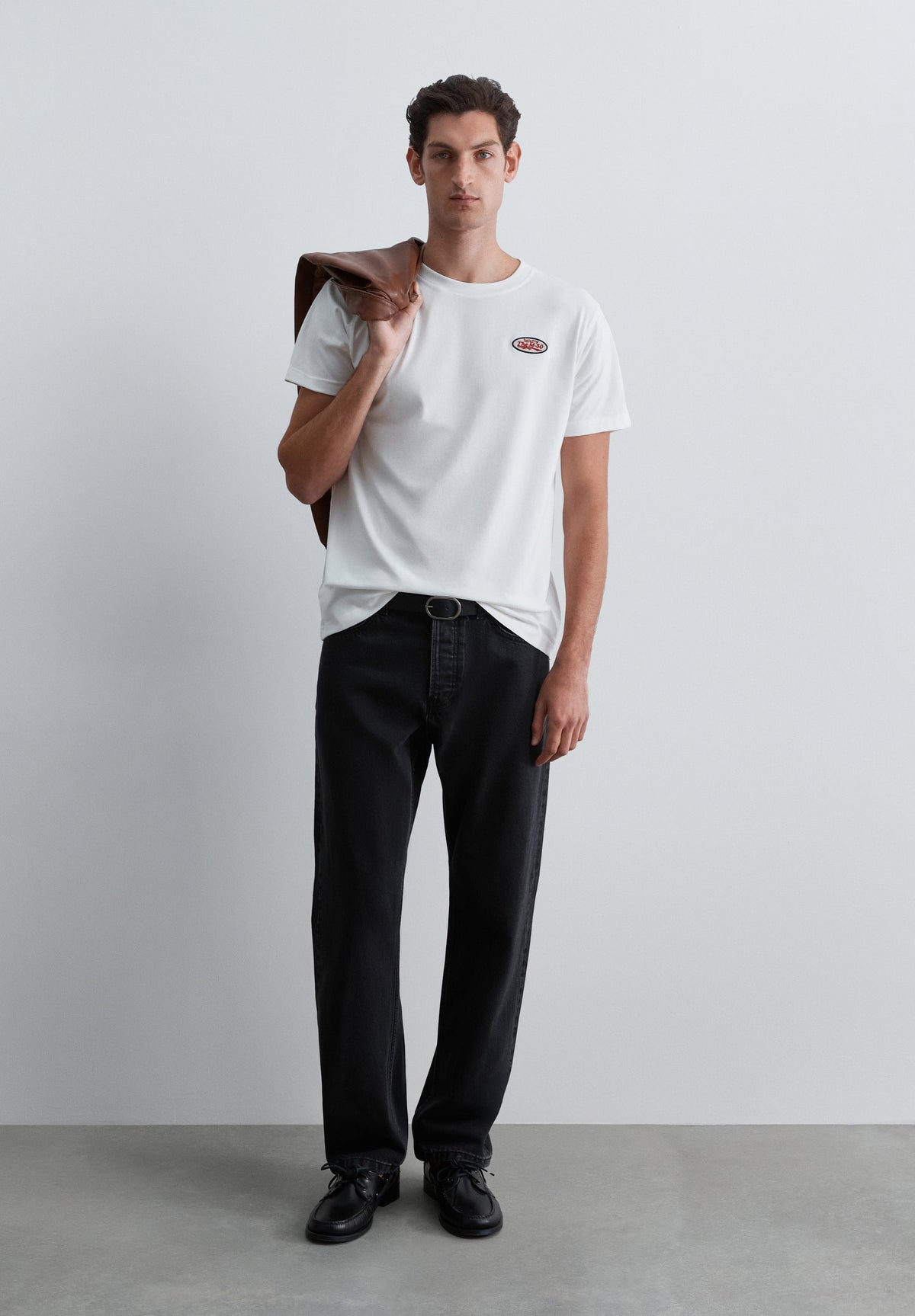 PRINTED T-SHIRT WITH PATCH DETAIL