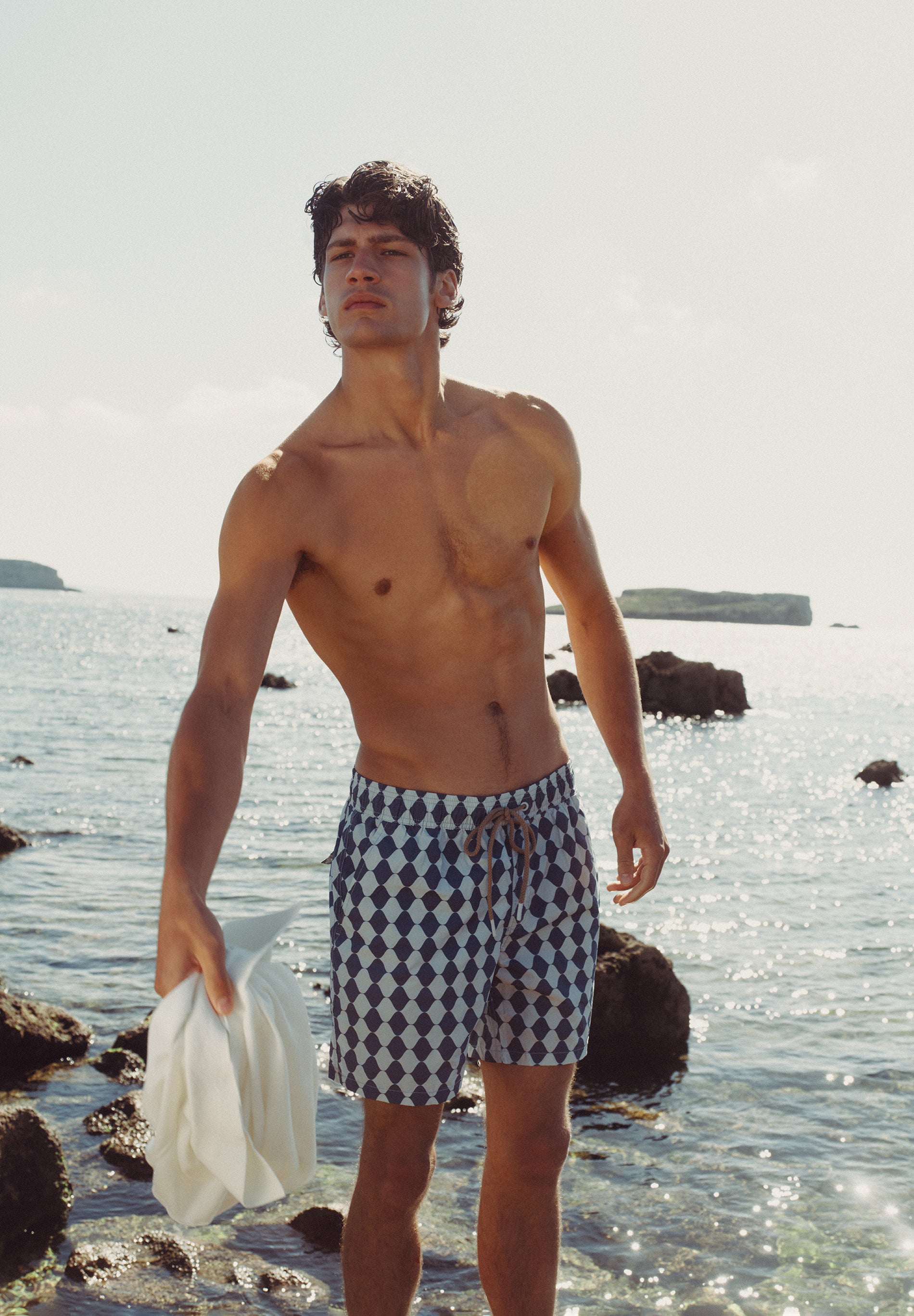 DIAMOND PATTERN SWIMMING TRUNKS