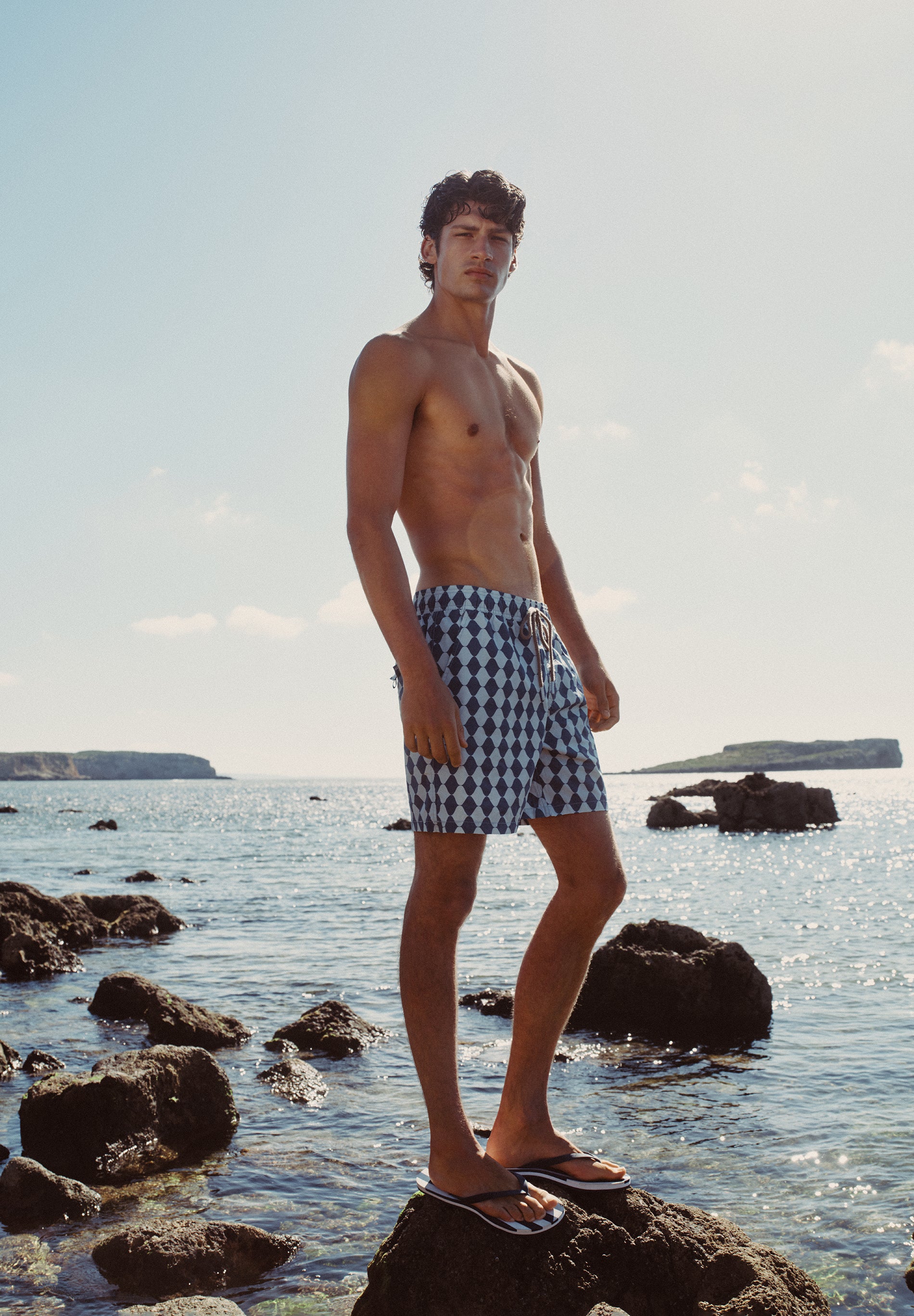 DIAMOND PATTERN SWIMMING TRUNKS