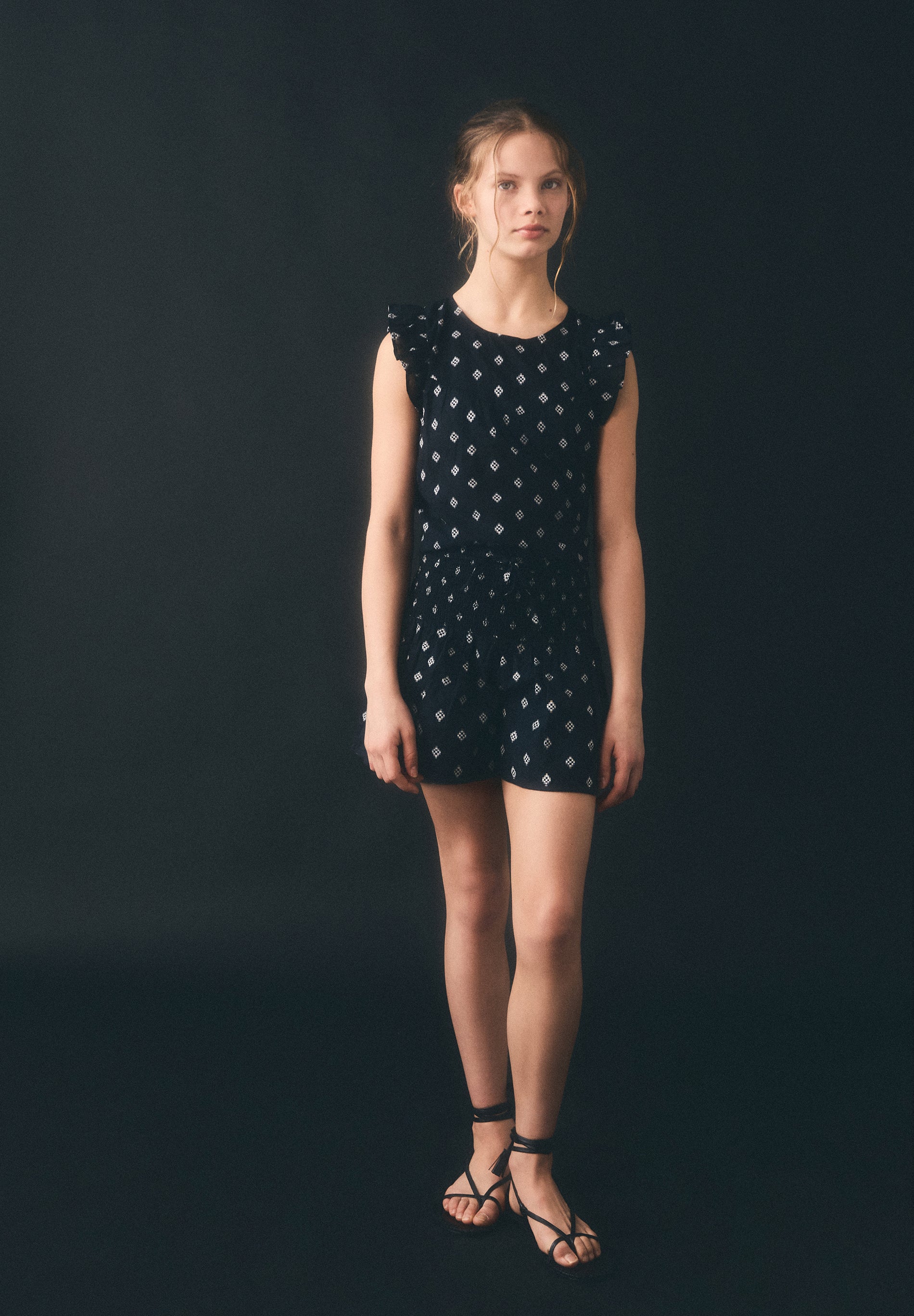 SLEEVELESS JACQUARD BLOUSE