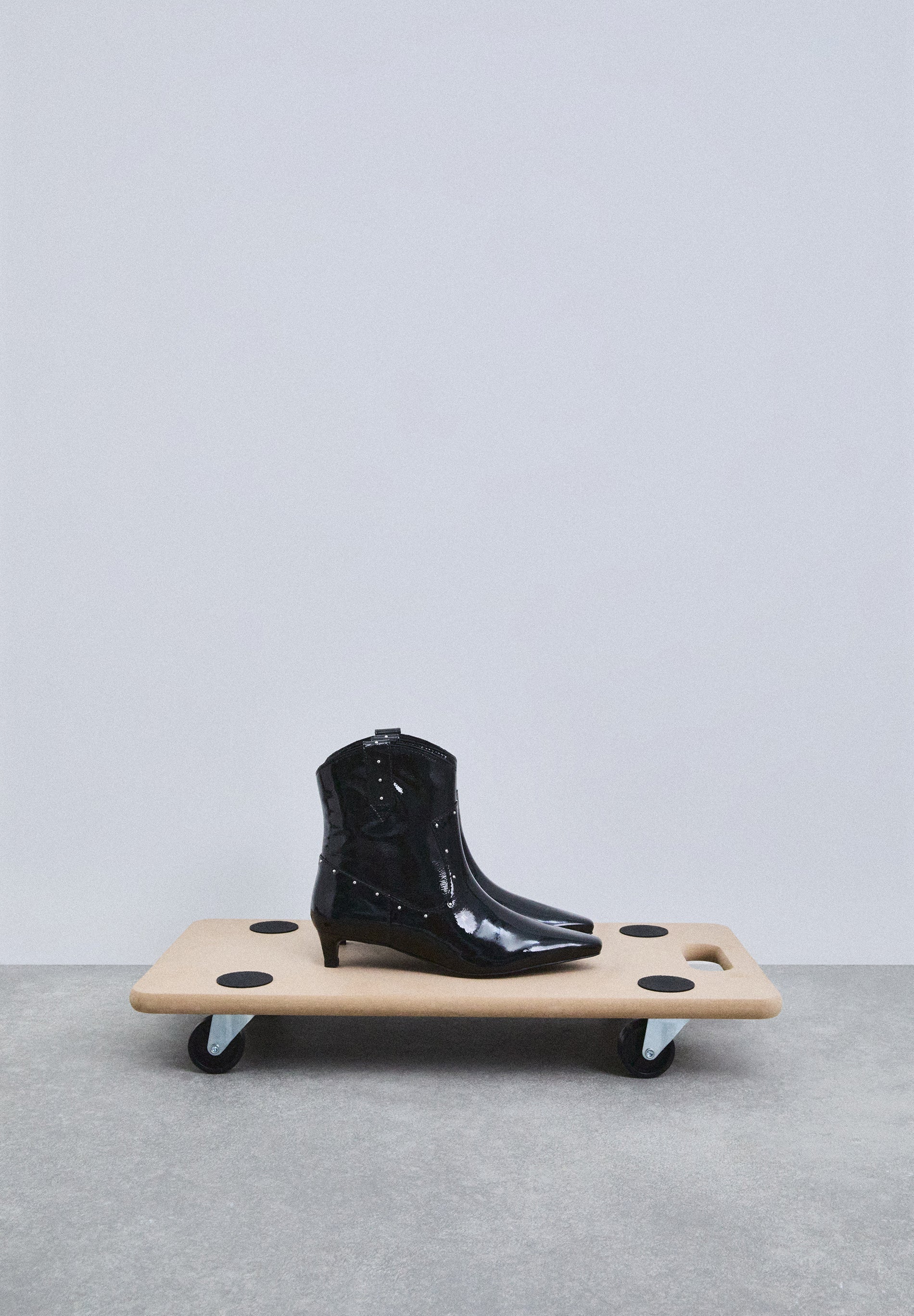 LEATHER BOOTS WITH STUDS