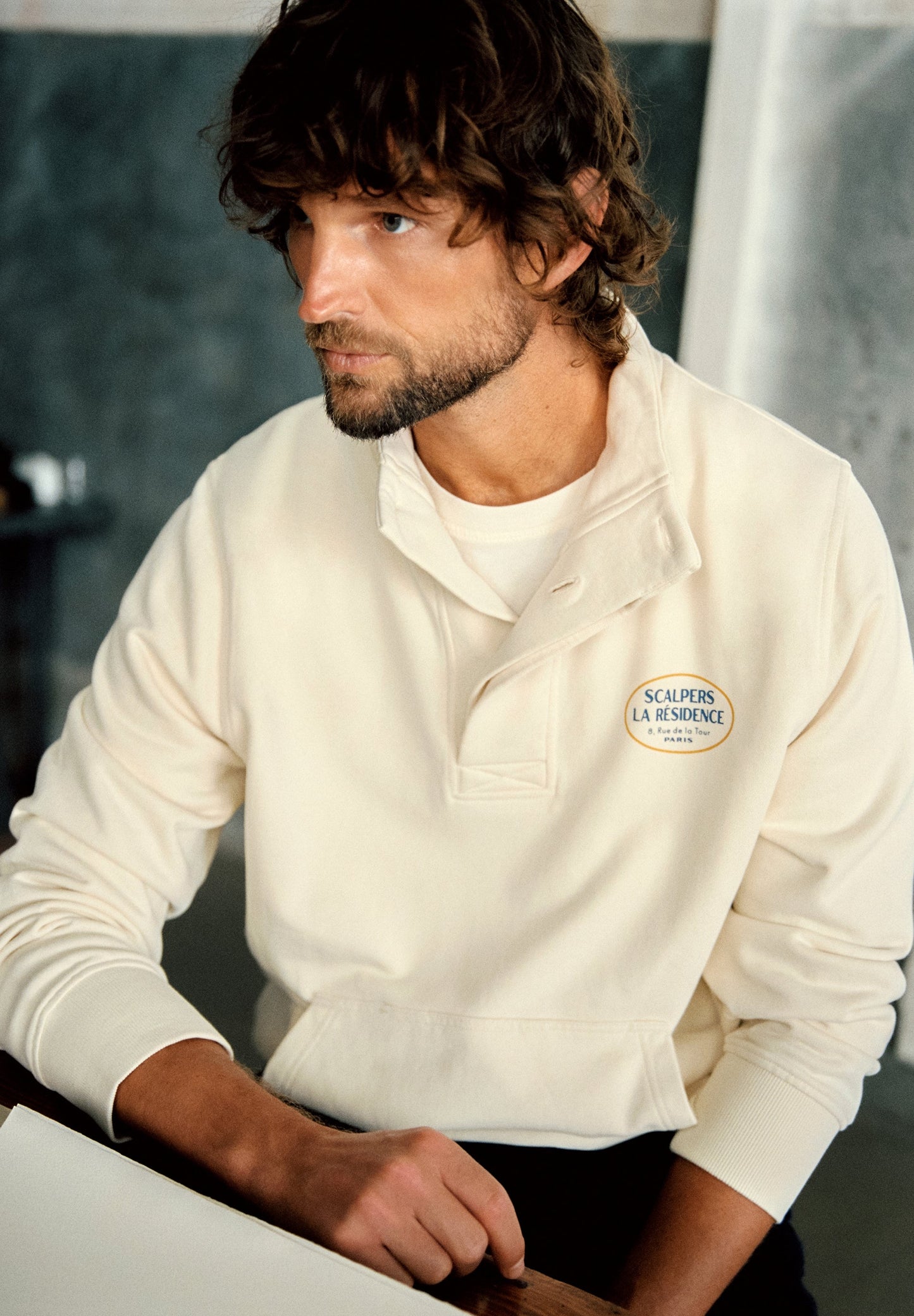 HIGH COLLAR LOGO SWEATSHIRT