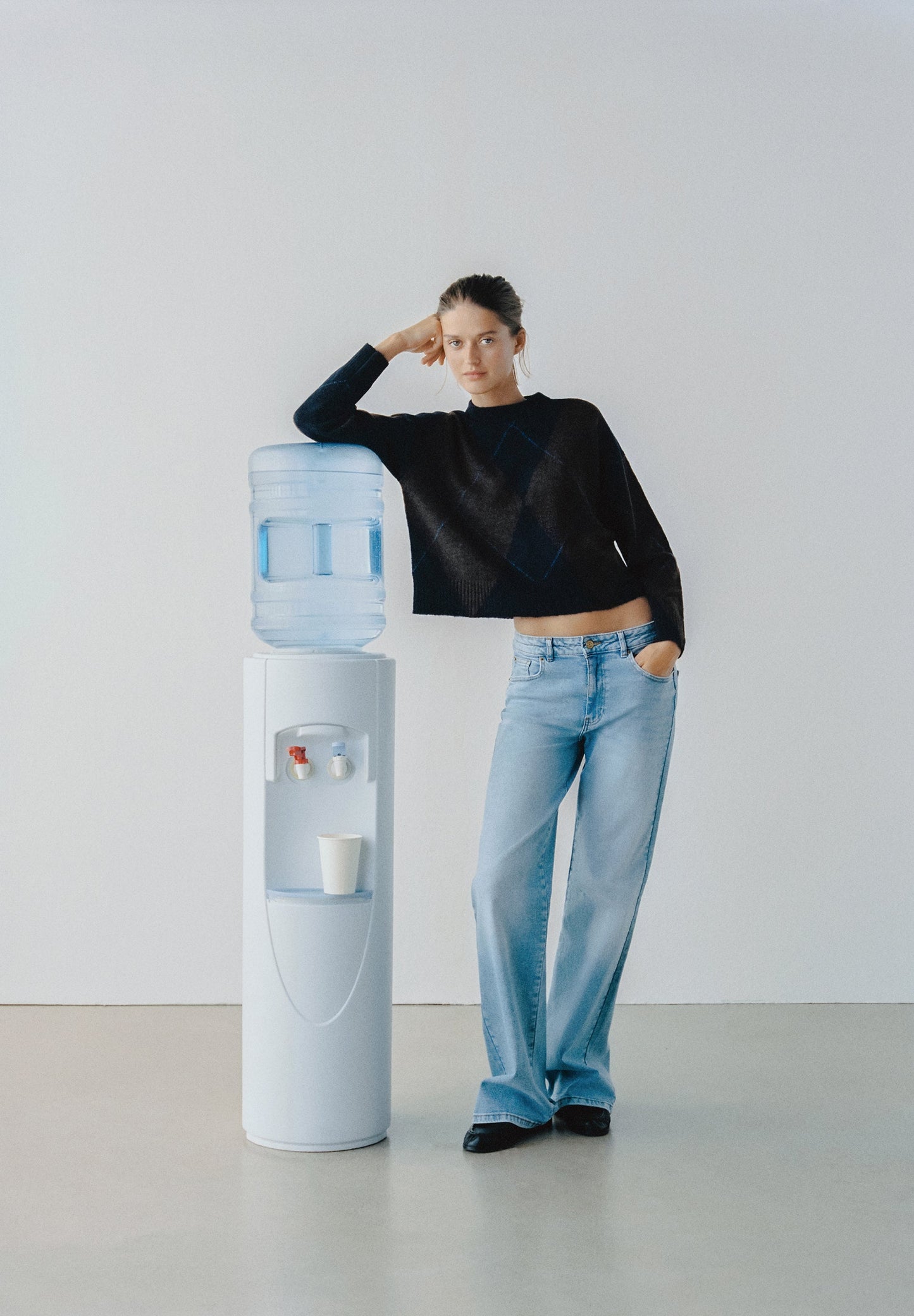 DIAMOND PATTERN SWEATER