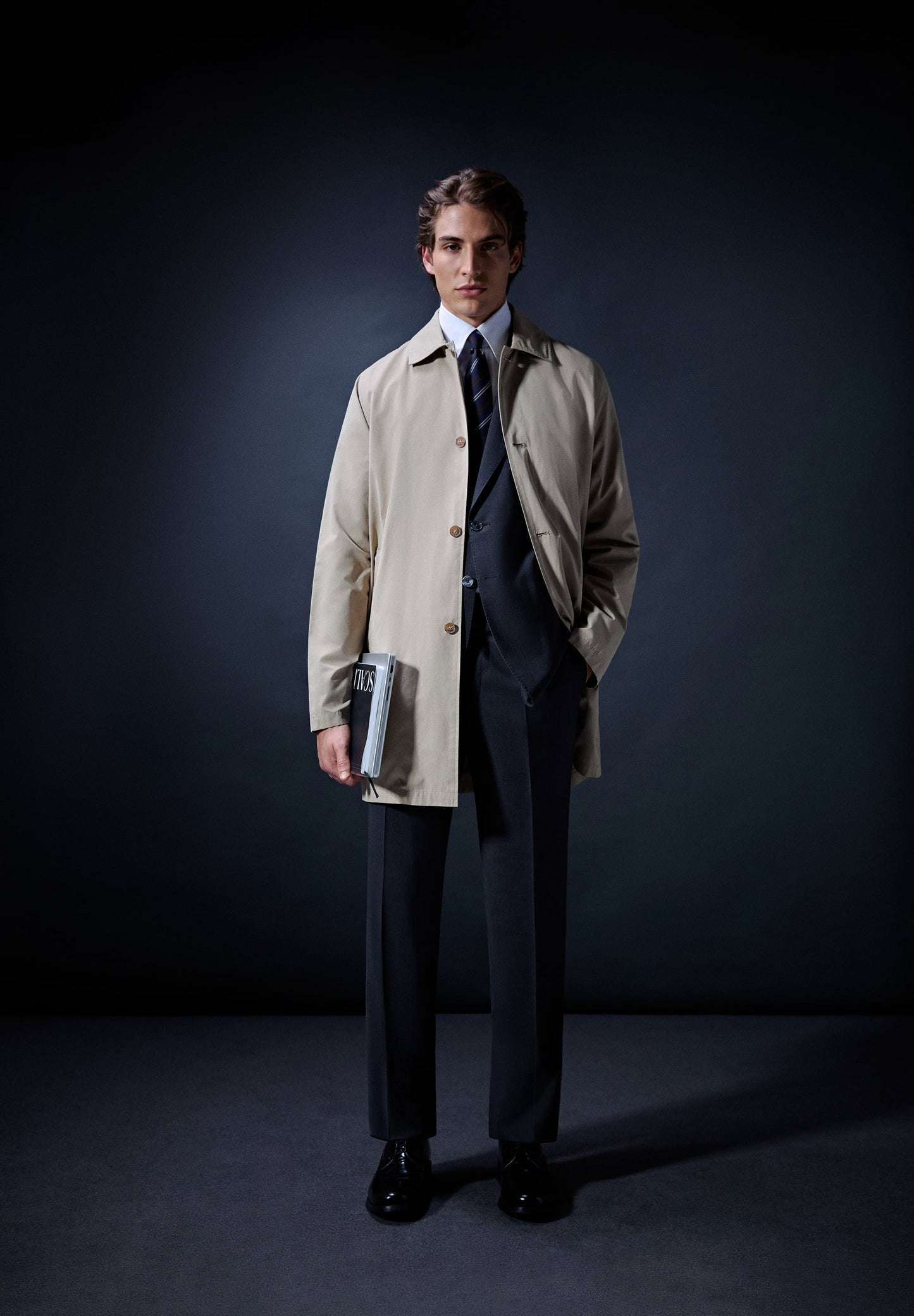 CLASSIC TRENCH COAT