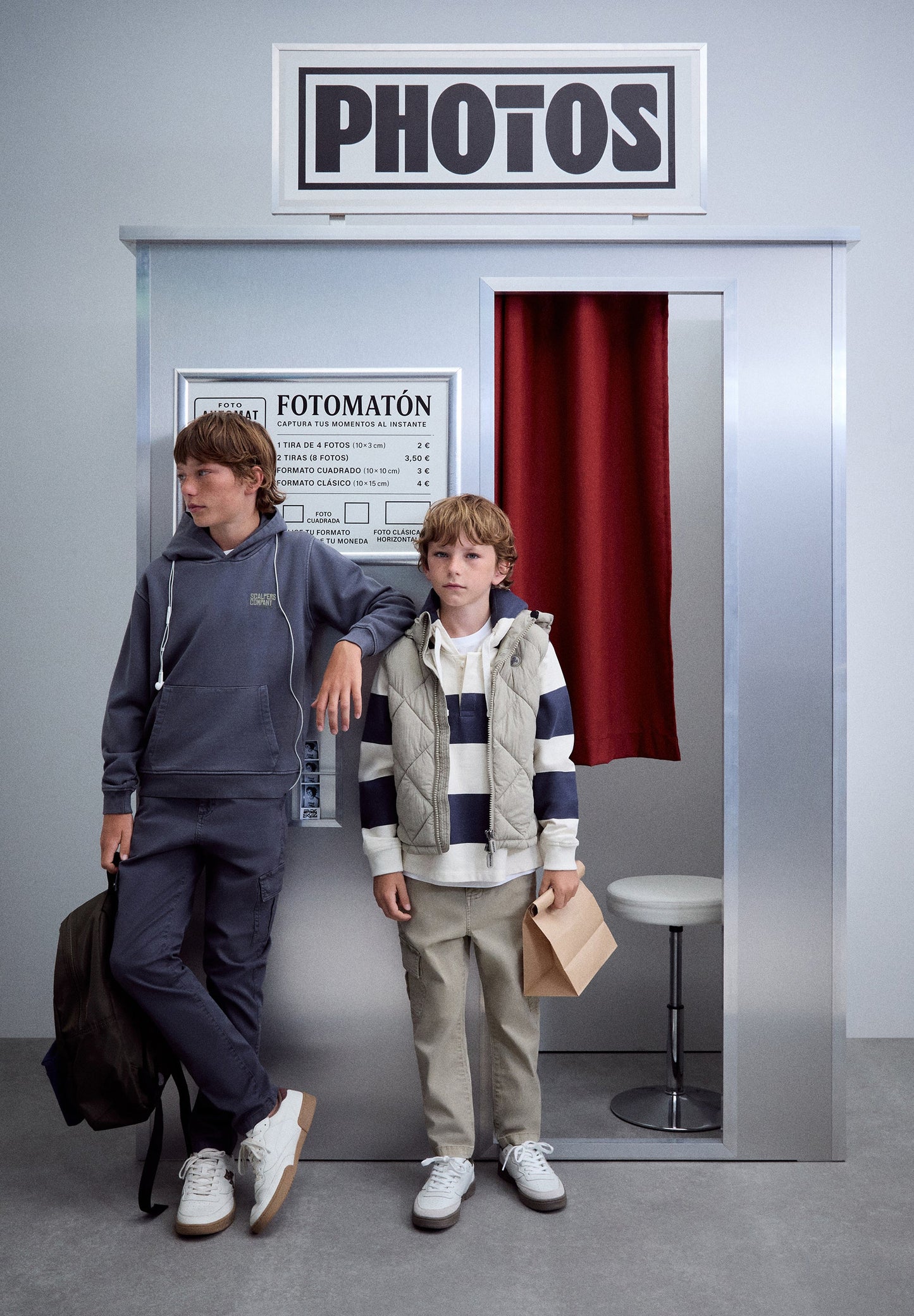 STRIPED HOODIE WITH SKULL