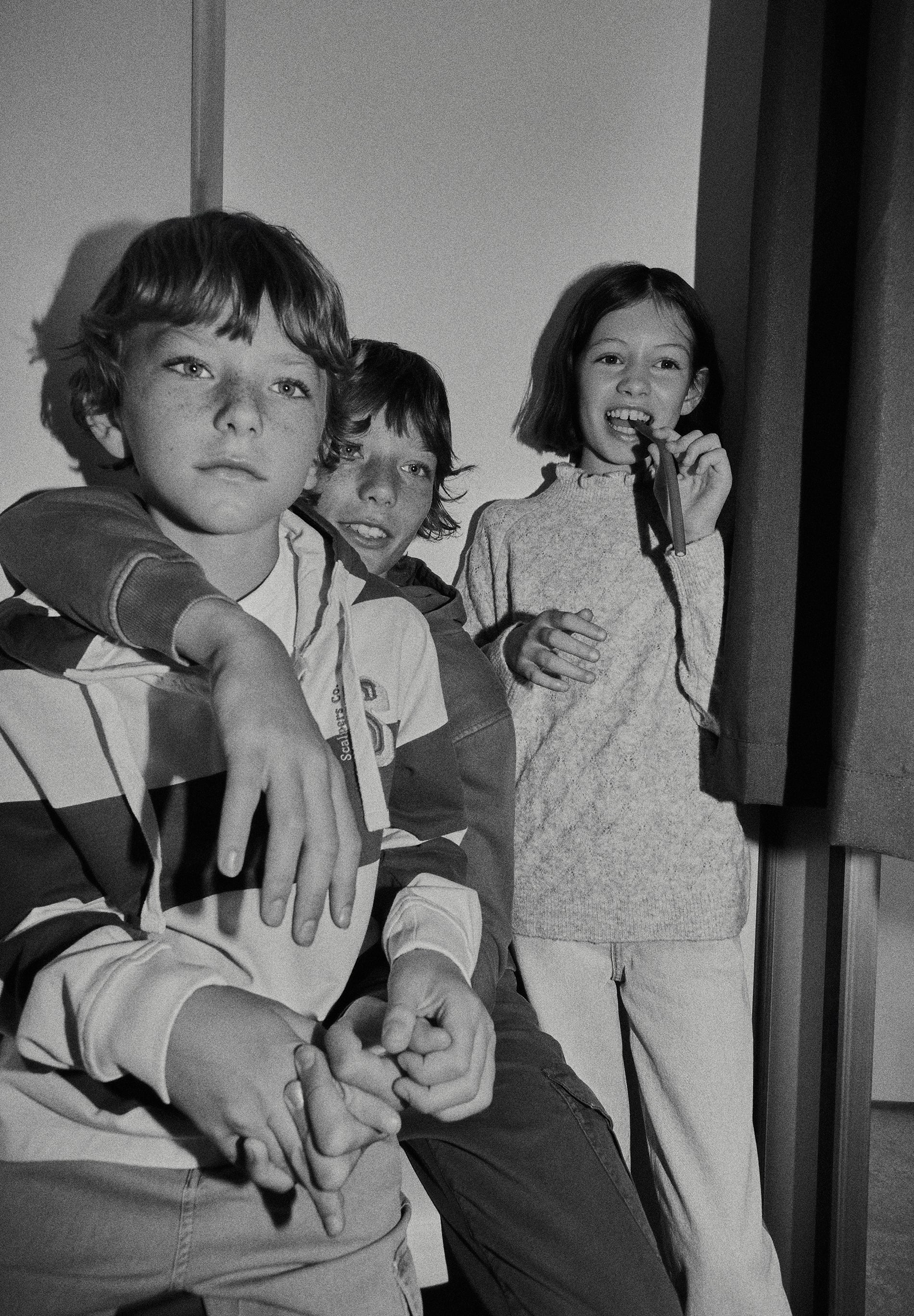 STRIPED HOODIE WITH SKULL