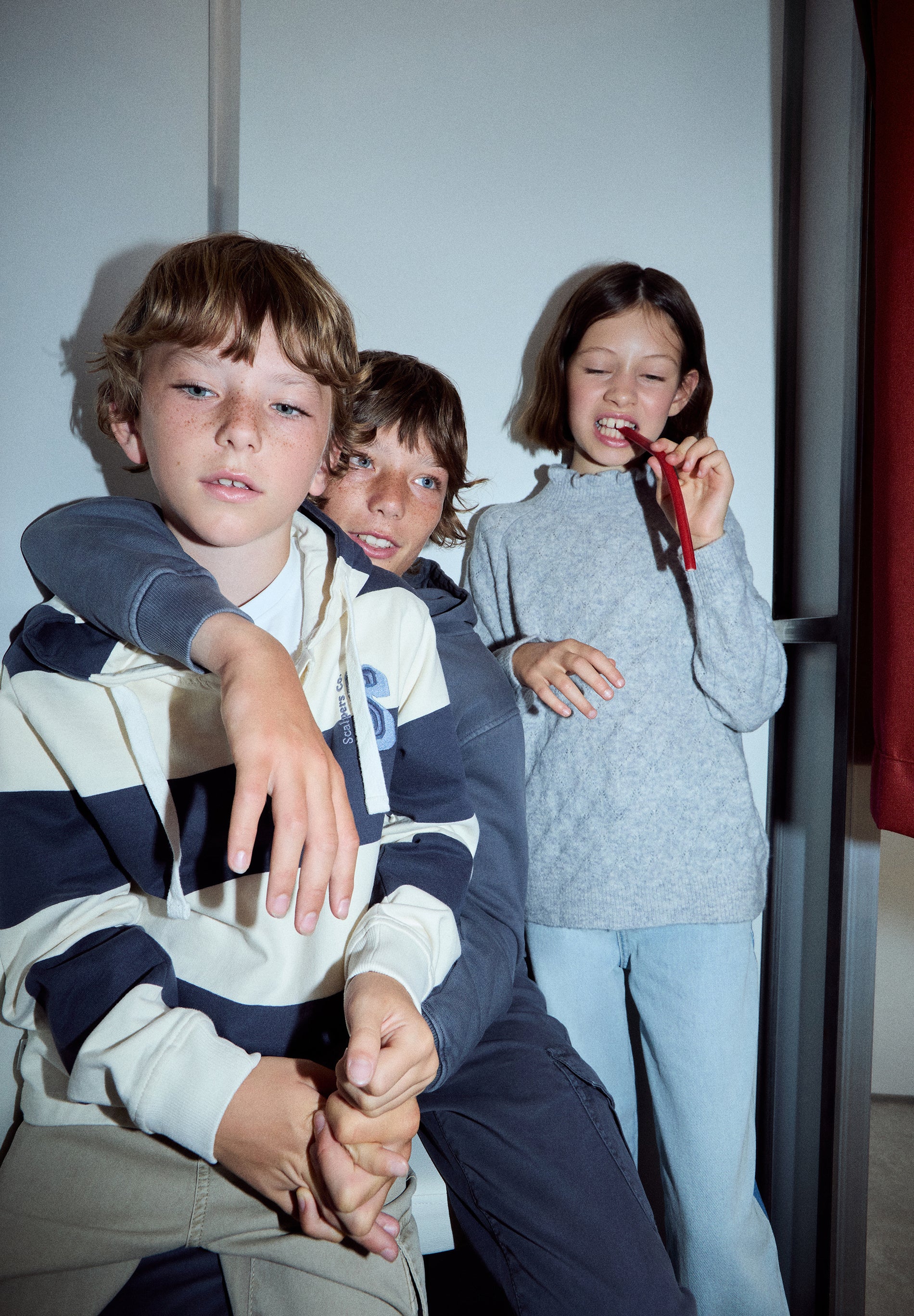 STRIPED HOODIE WITH SKULL