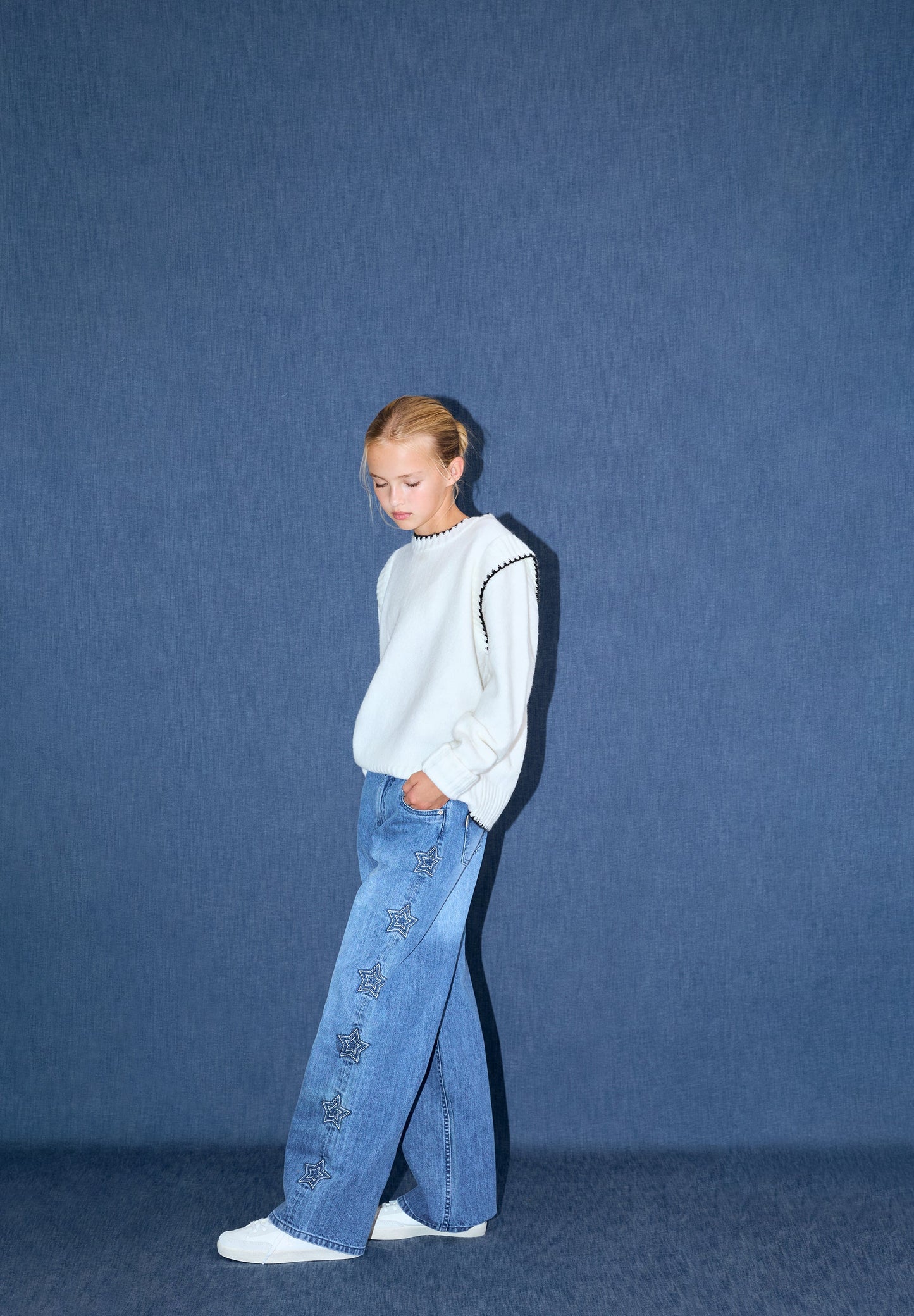 CONTRAST KNIT SWEATER