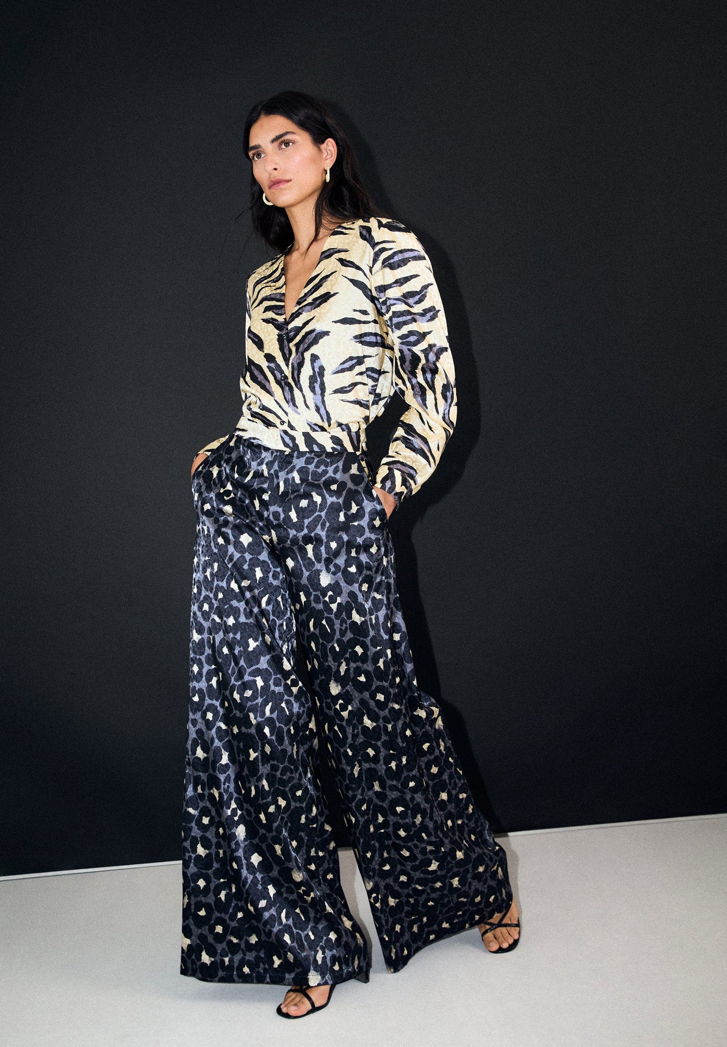 FLOWING ANIMAL PRINT TROUSERS