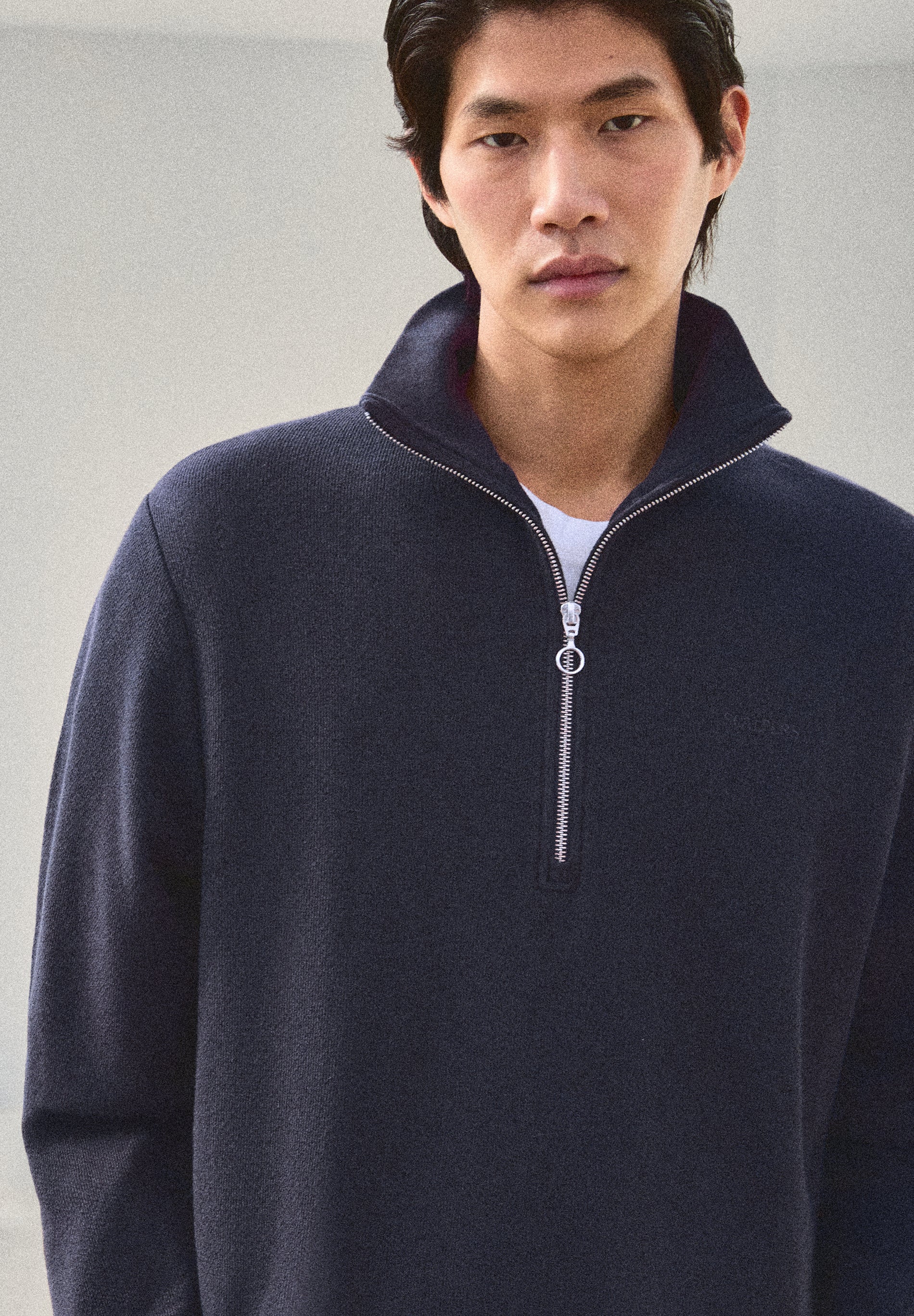 HALF ZIP SWEATSHIRT