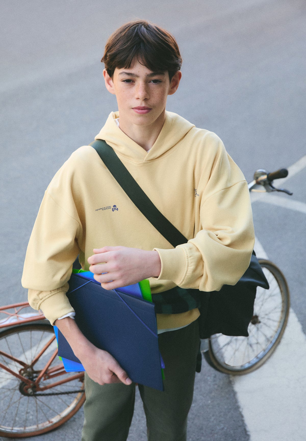 BOXY SWEATSHIRT WITH BACK LOGO