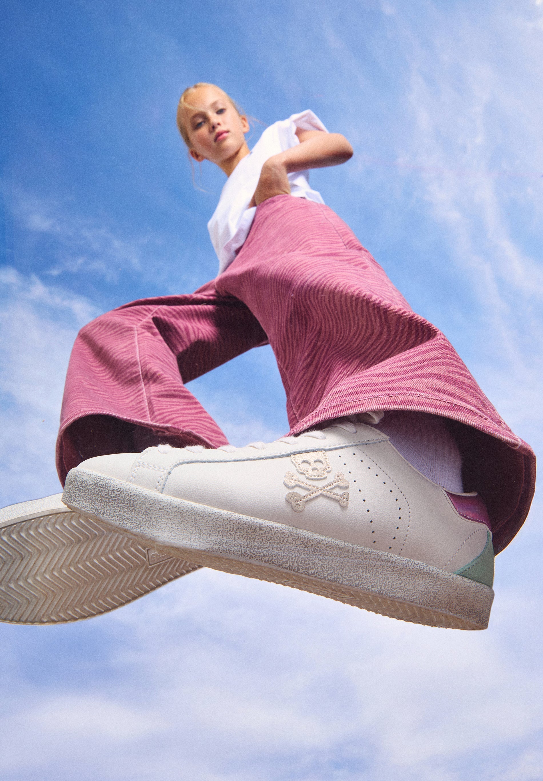 CONTRAST LEATHER SNEAKERS