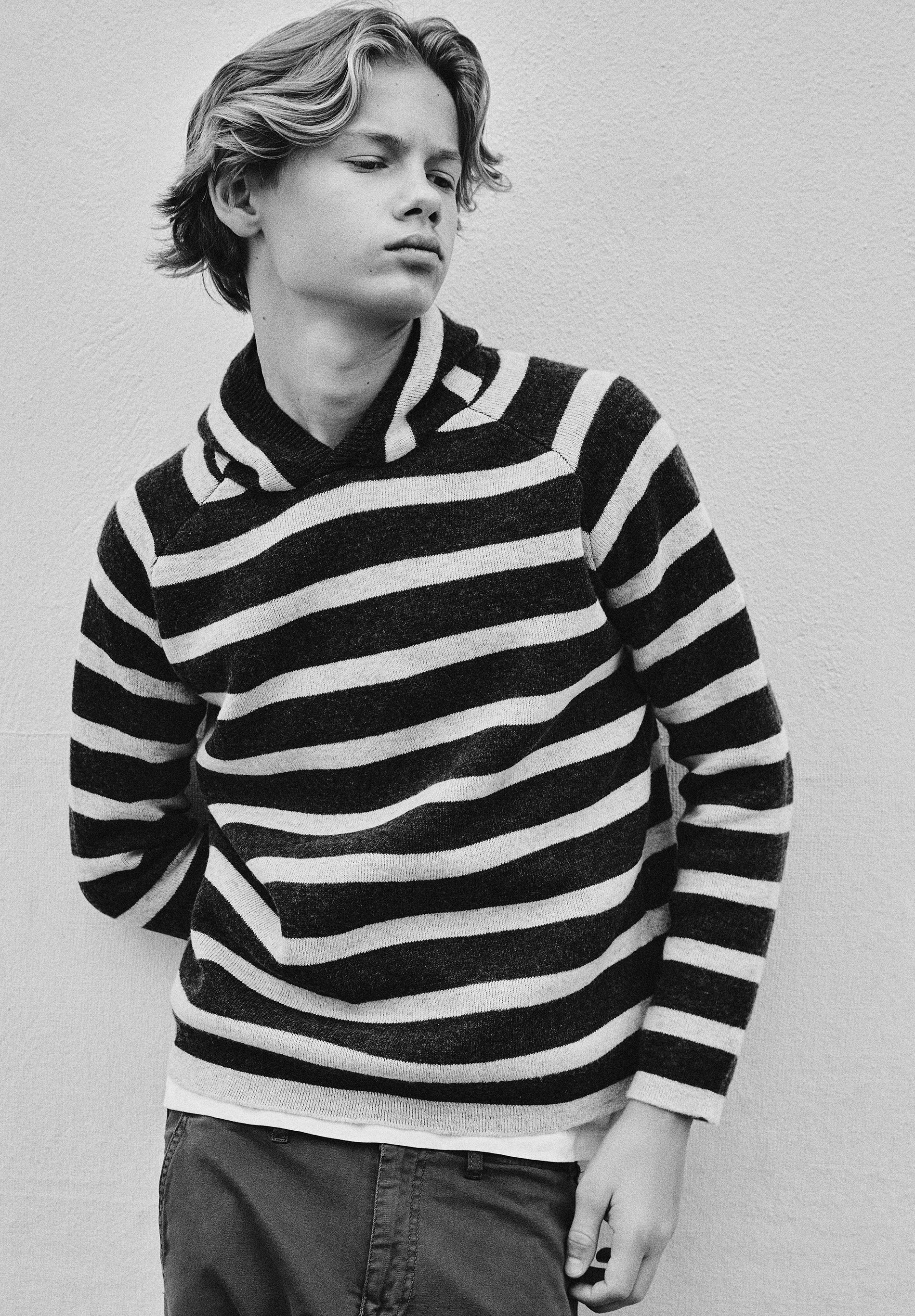 STRIPED KNIT SWEATER WITH SKULL