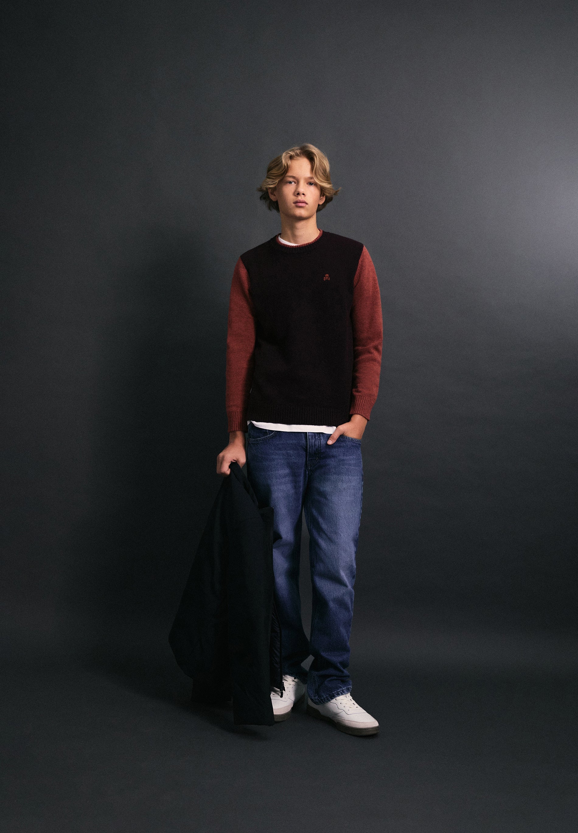 CONTRAST KNIT SWEATER