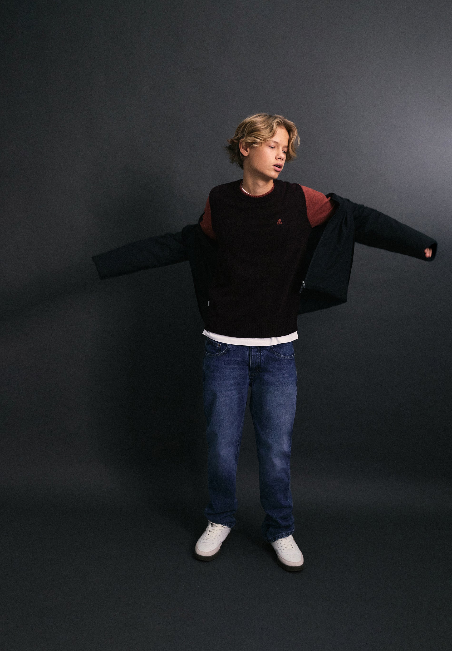 JACKET WITH DETACHABLE HOOD AND LOGO