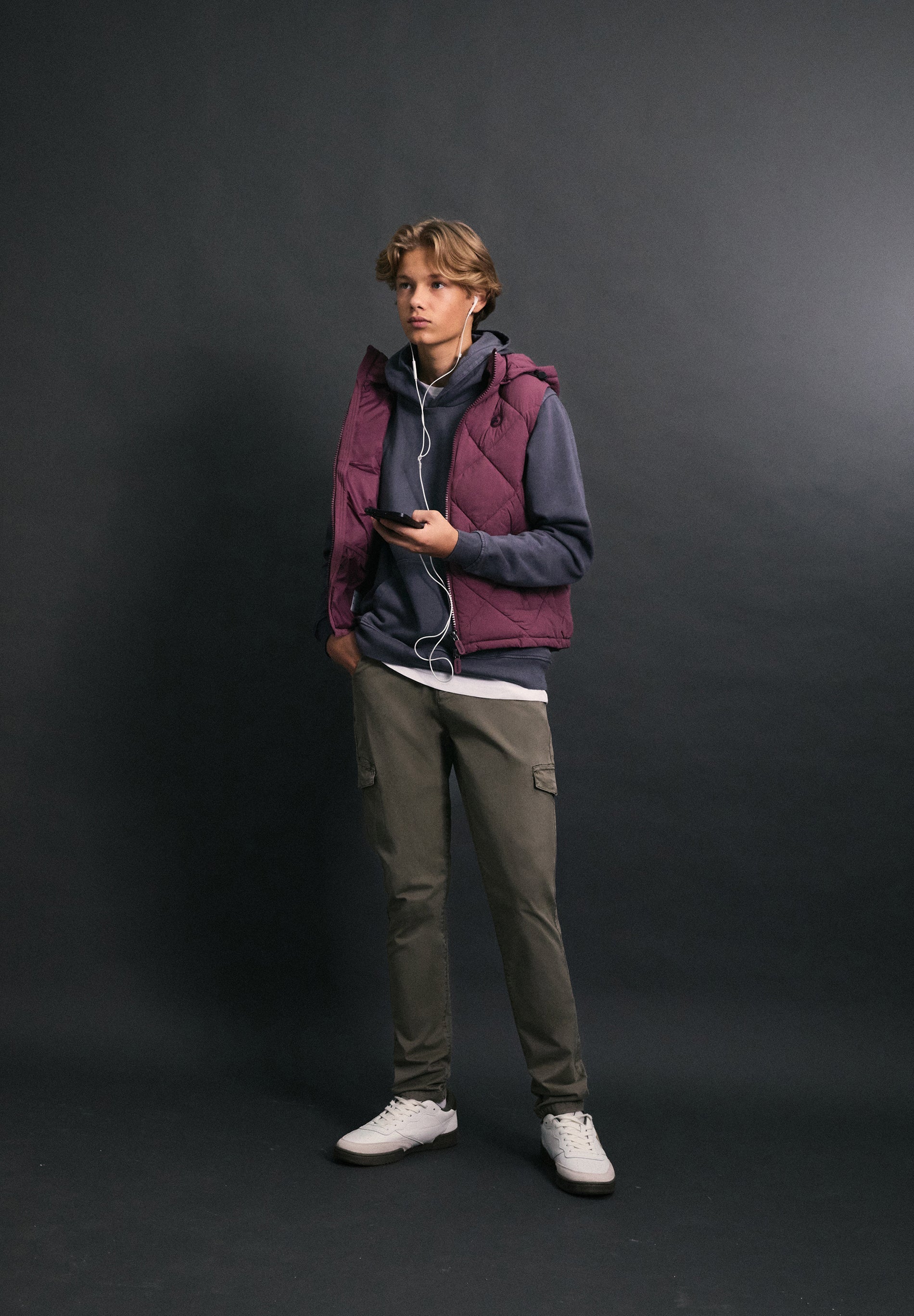 REGULAR FIT CARGO TROUSERS